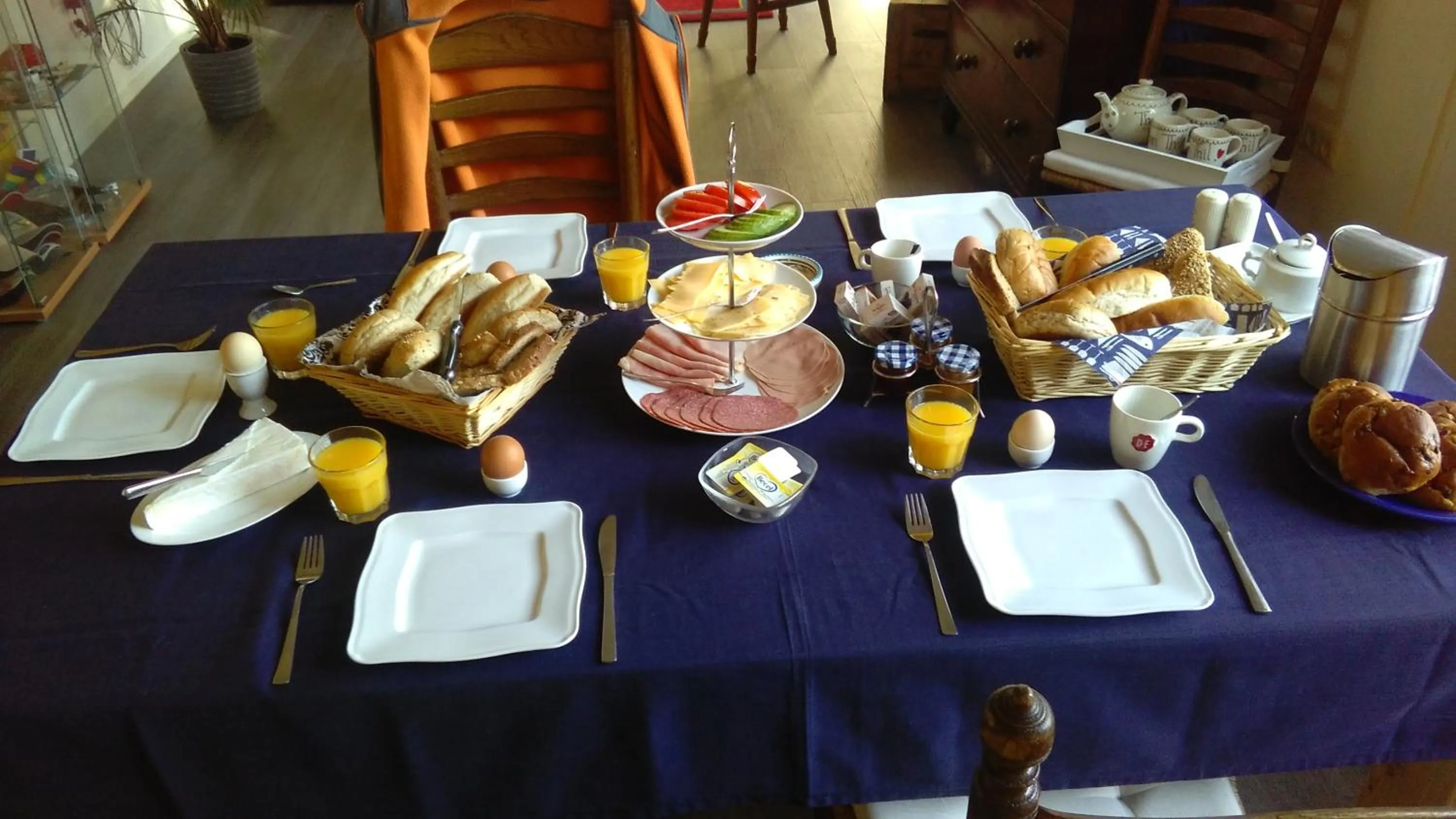 Continental breakfast in Thil's Bed and Breakfast