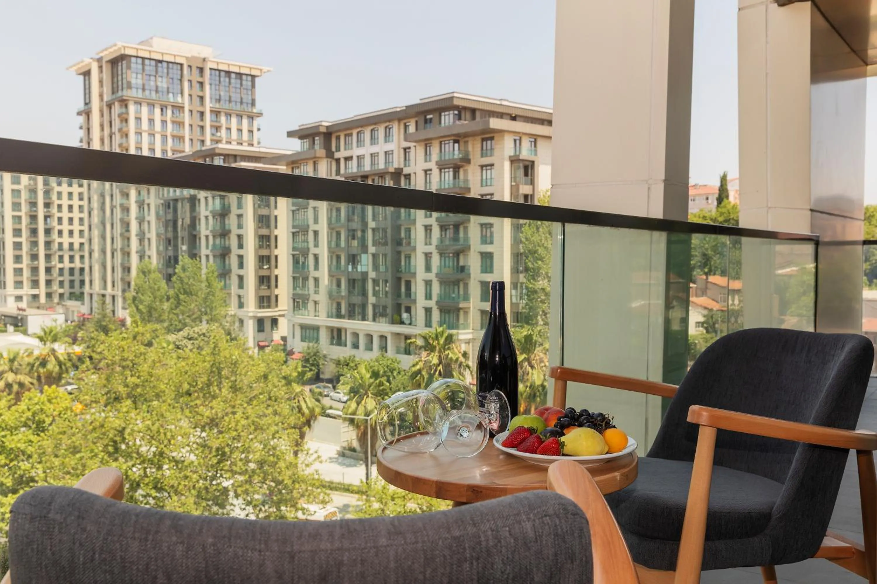 Balcony/Terrace in Meroddi Beyoğlu Residence