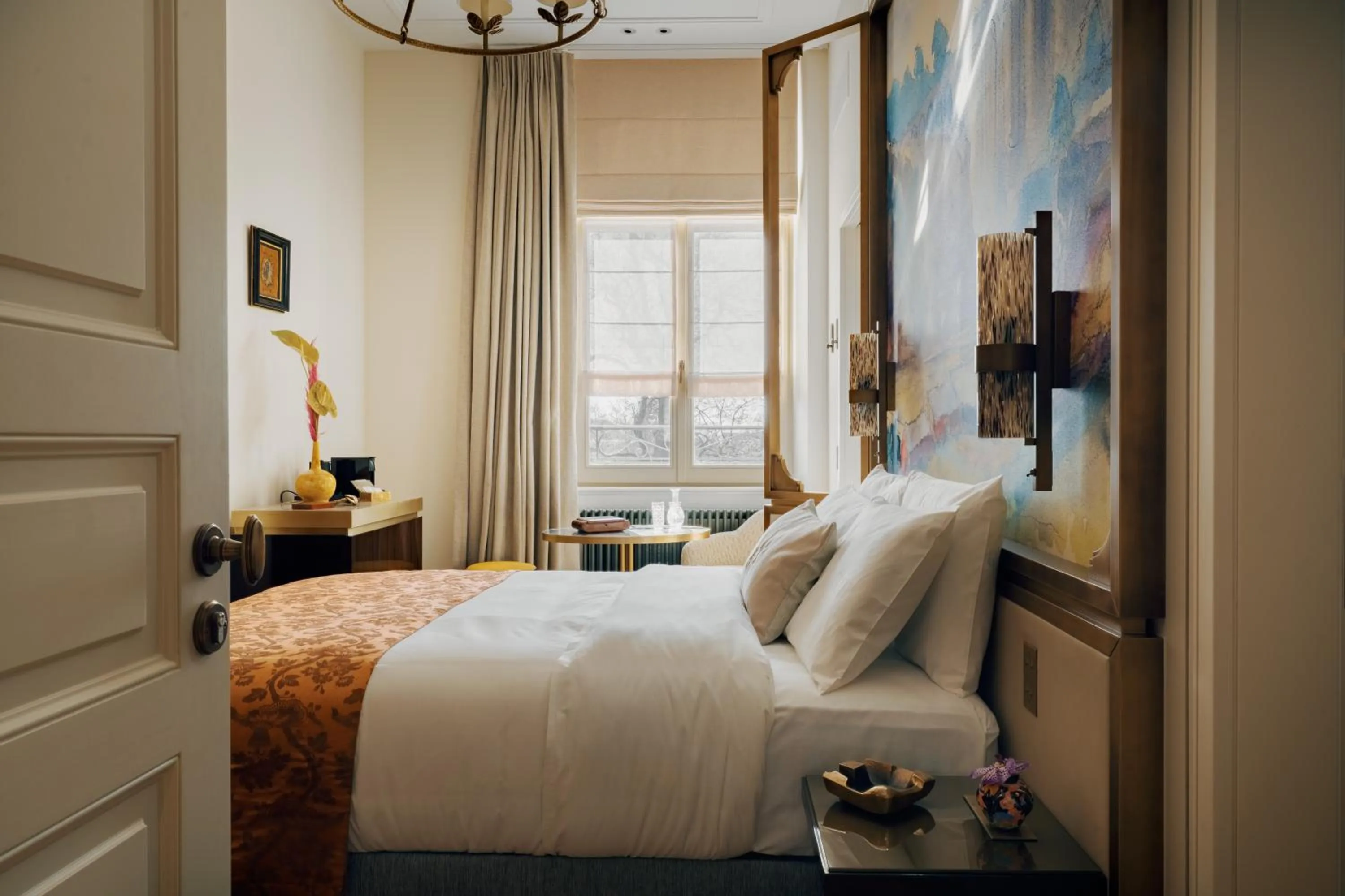 Bed in Villa Pétrusse - Relais & Châteaux