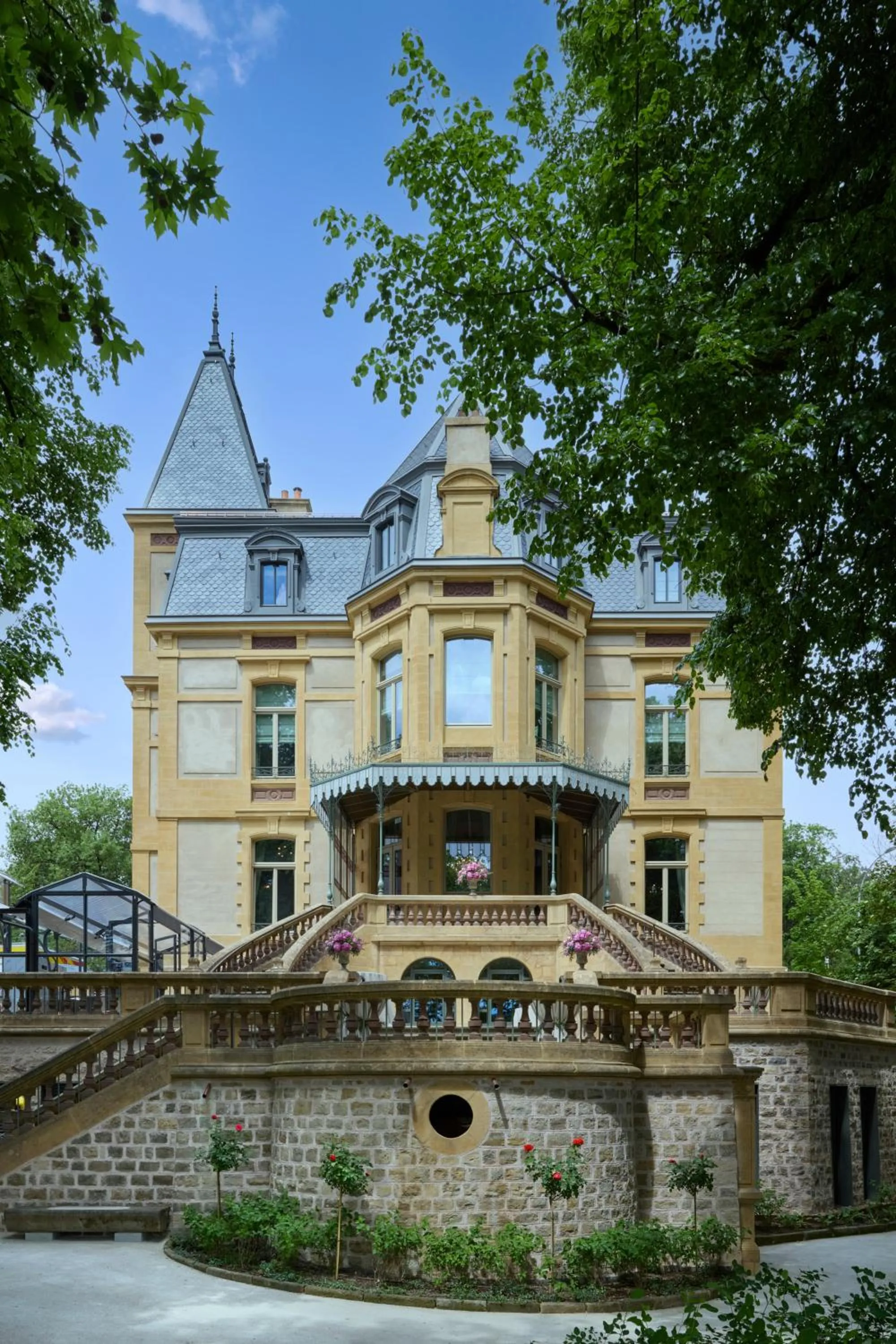 Property building in Villa Pétrusse - Relais & Châteaux