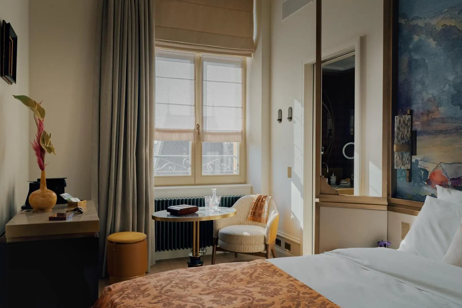 Bedroom, Bed in Villa Pétrusse - Relais & Châteaux