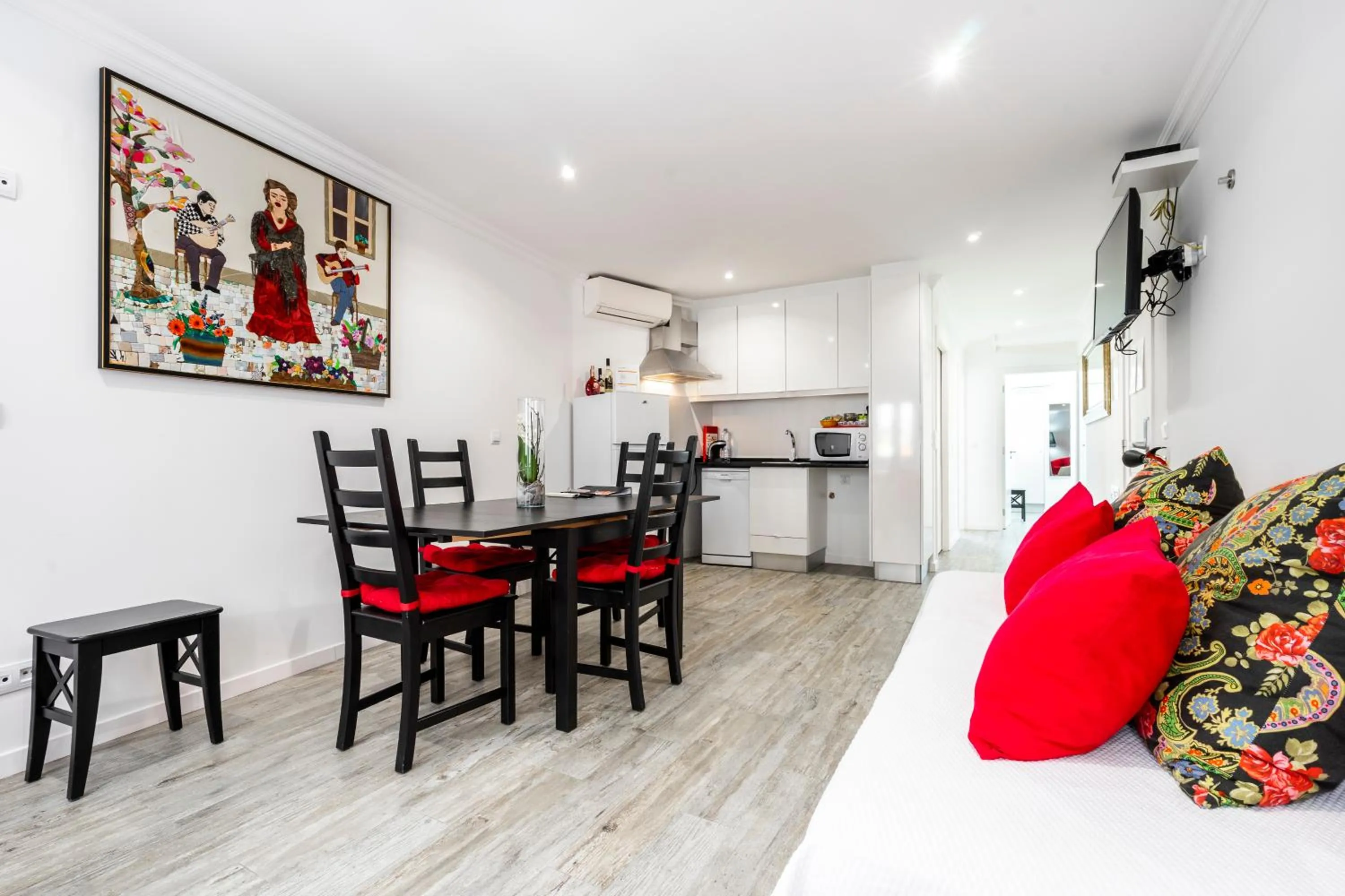 Kitchen or kitchenette in Castle Inn Lisbon Apartments