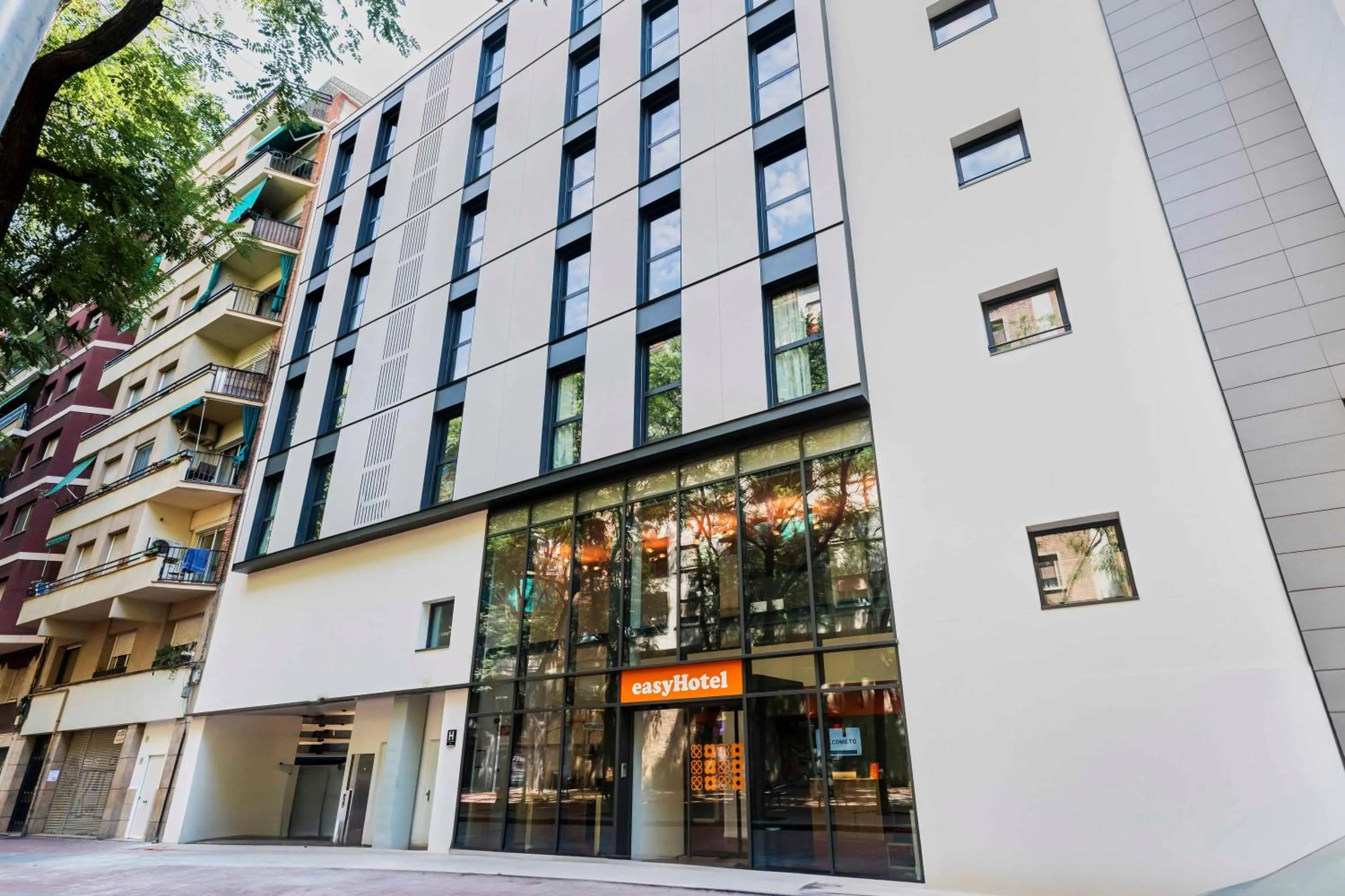 Property building in easyHotel Barcelona La Sagrera