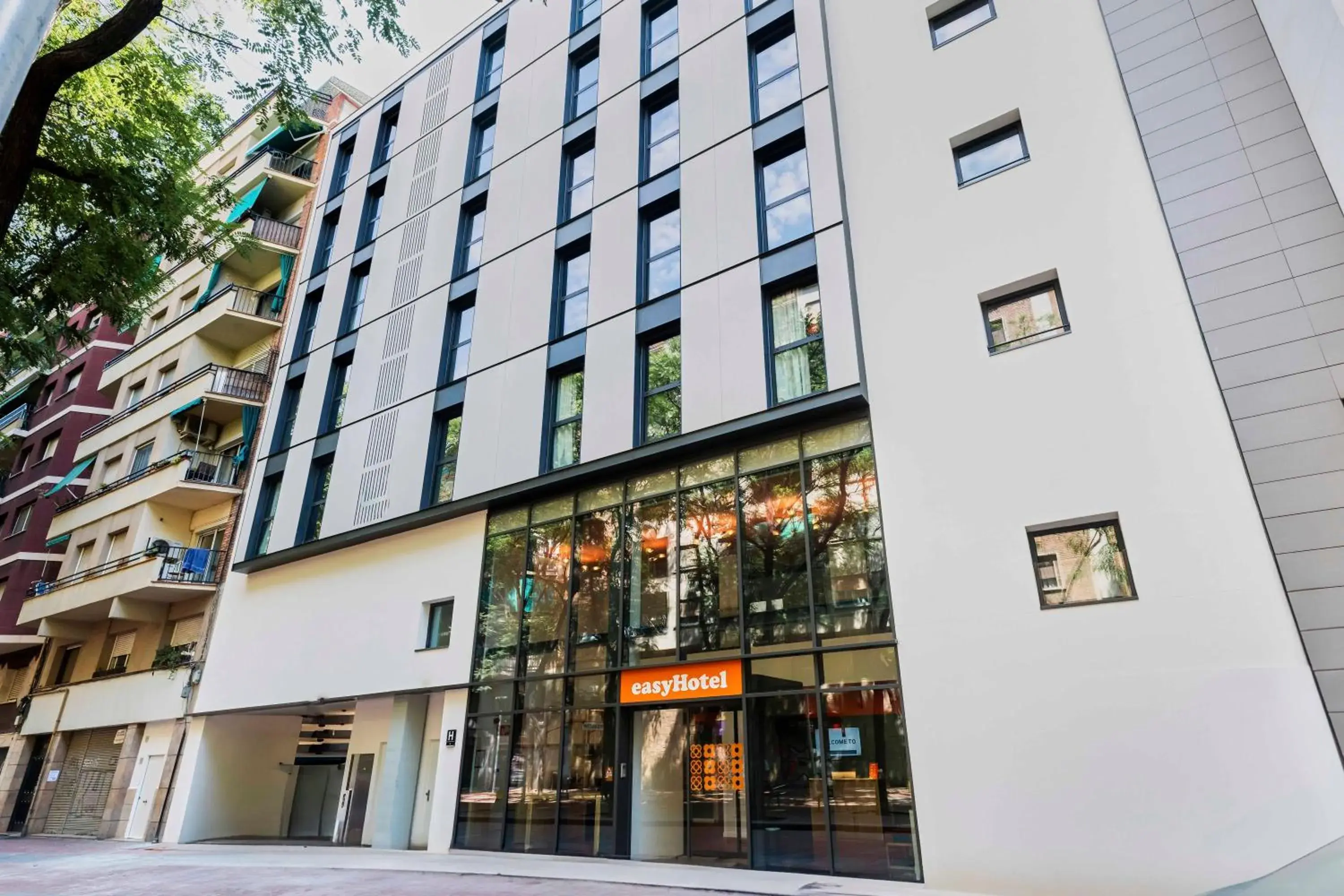 Property building in easyHotel Barcelona La Sagrera Property building in easyHotel Barcelona La Sagrera