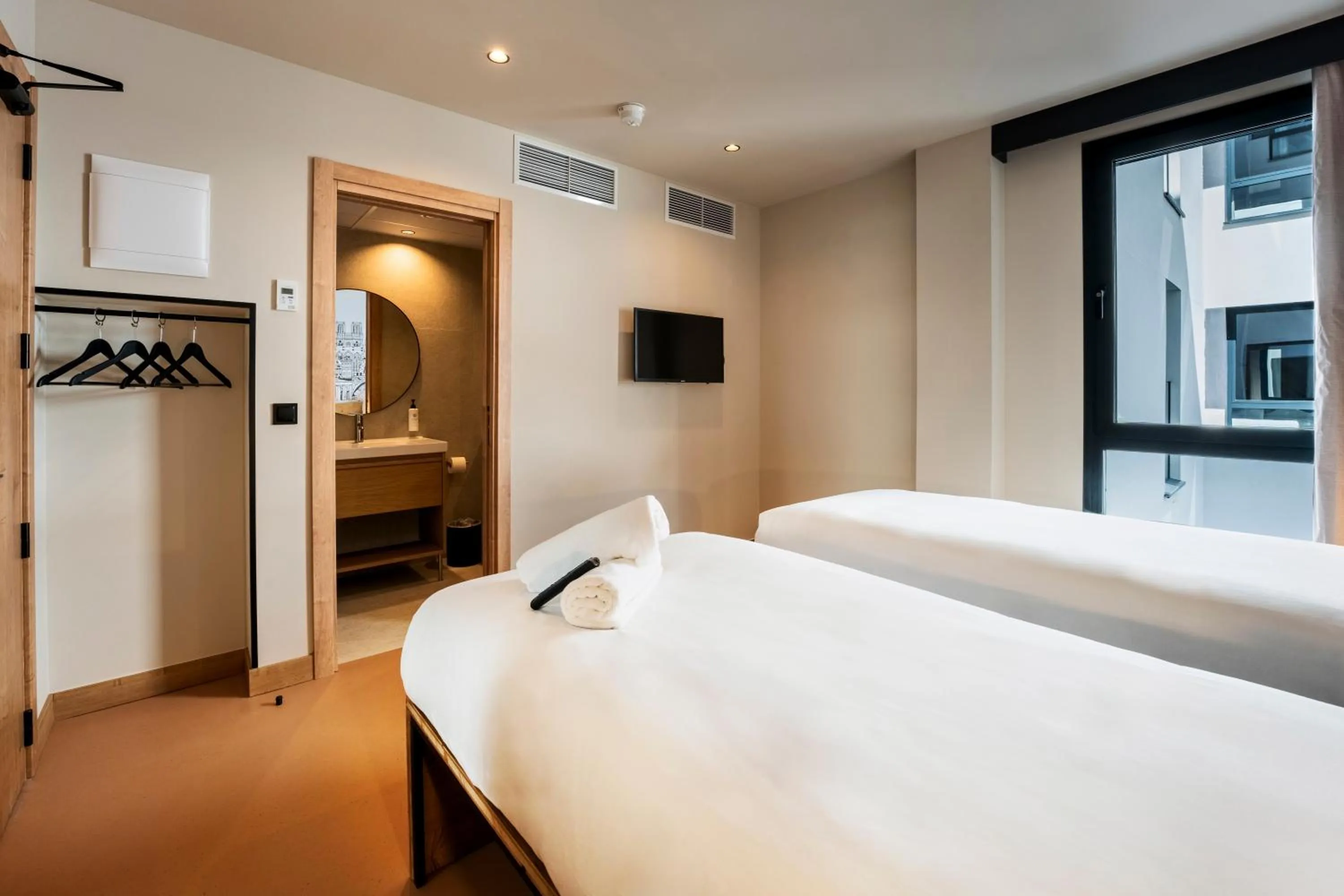 Bedroom, Bed in easyHotel Barcelona La Sagrera