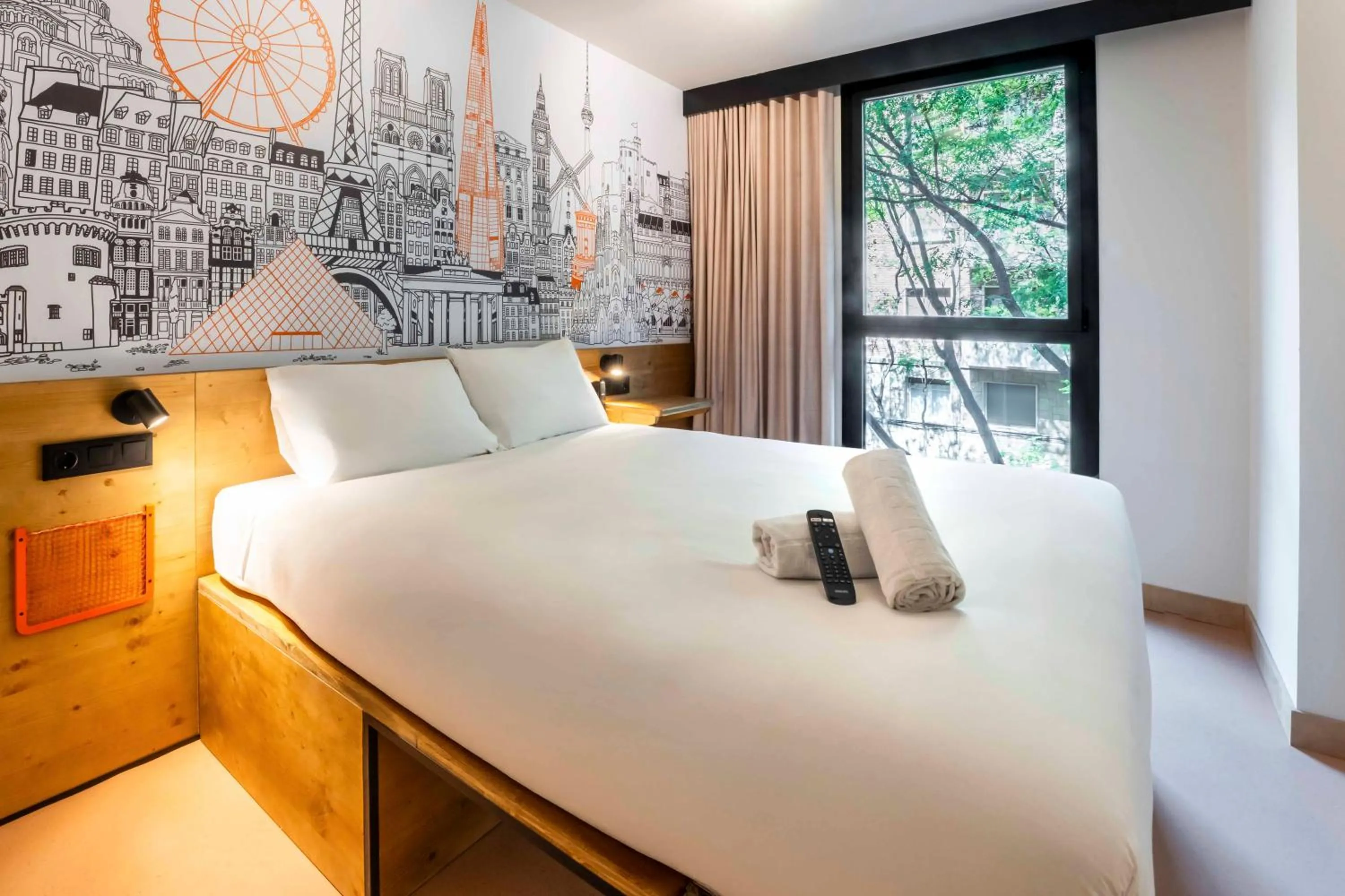 Bedroom, Bed in easyHotel Barcelona La Sagrera