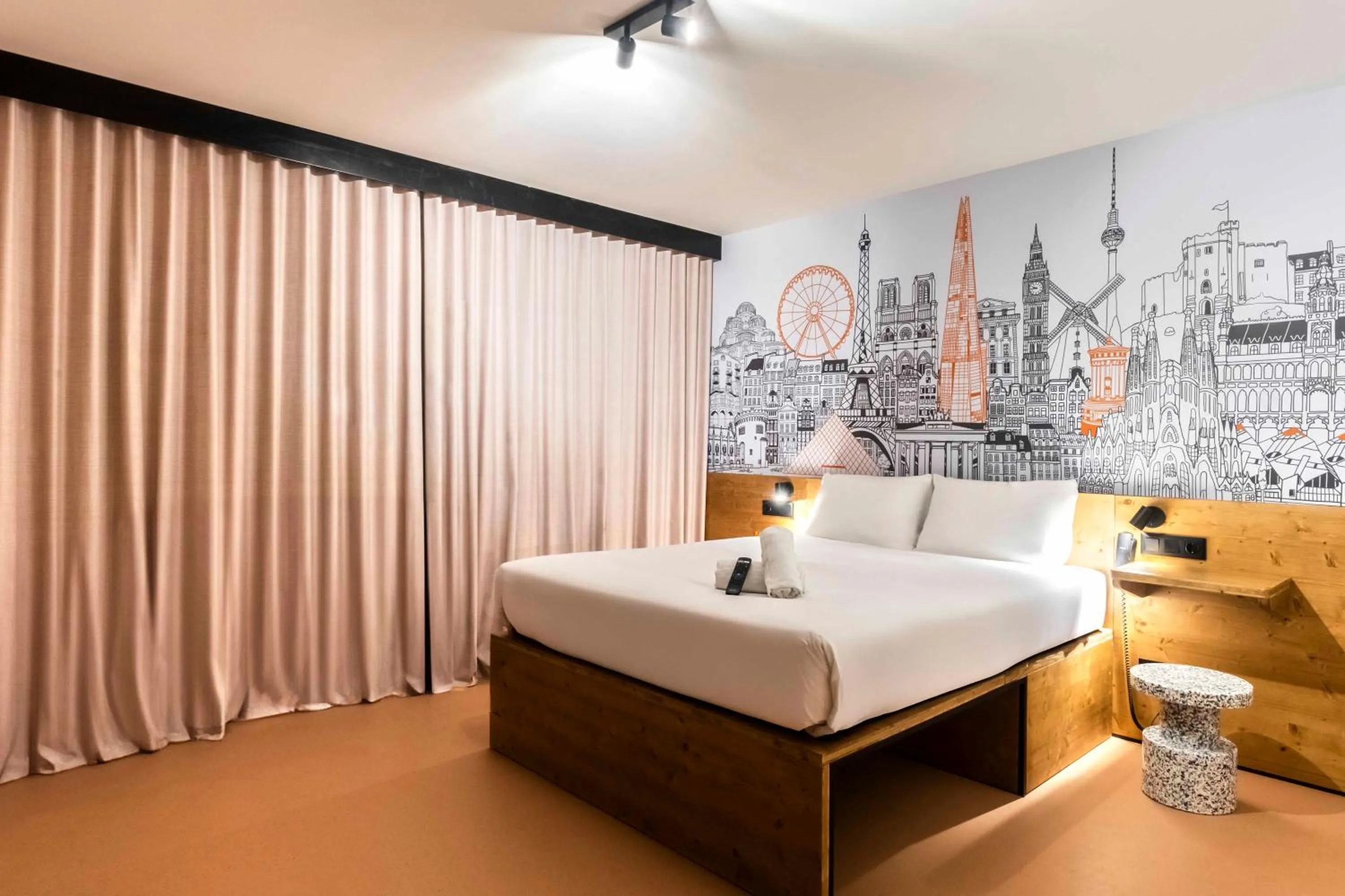 Bedroom, Bed in easyHotel Barcelona La Sagrera