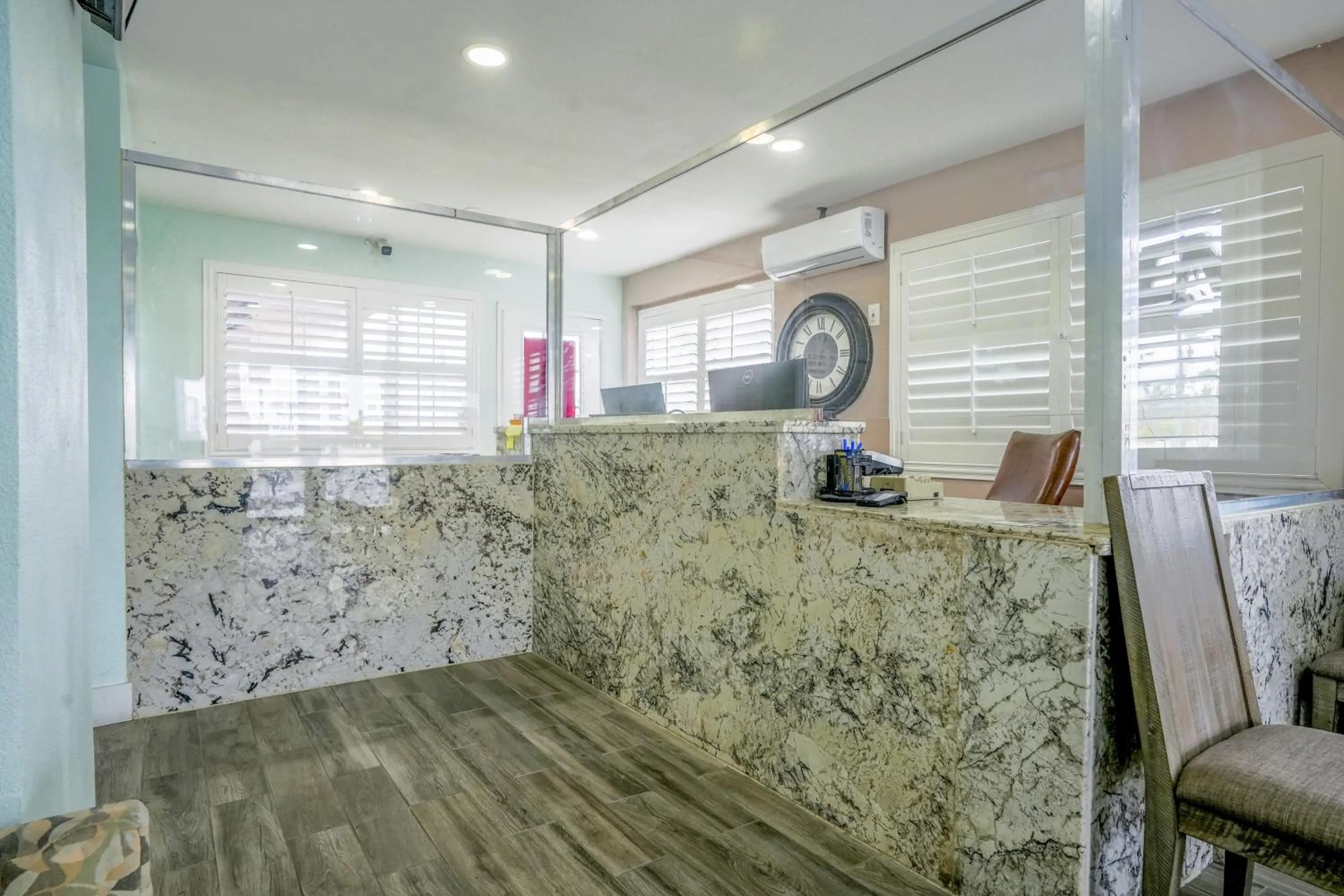 Lobby or reception in Economy Inn Buttonwillow Bakersfield I-5