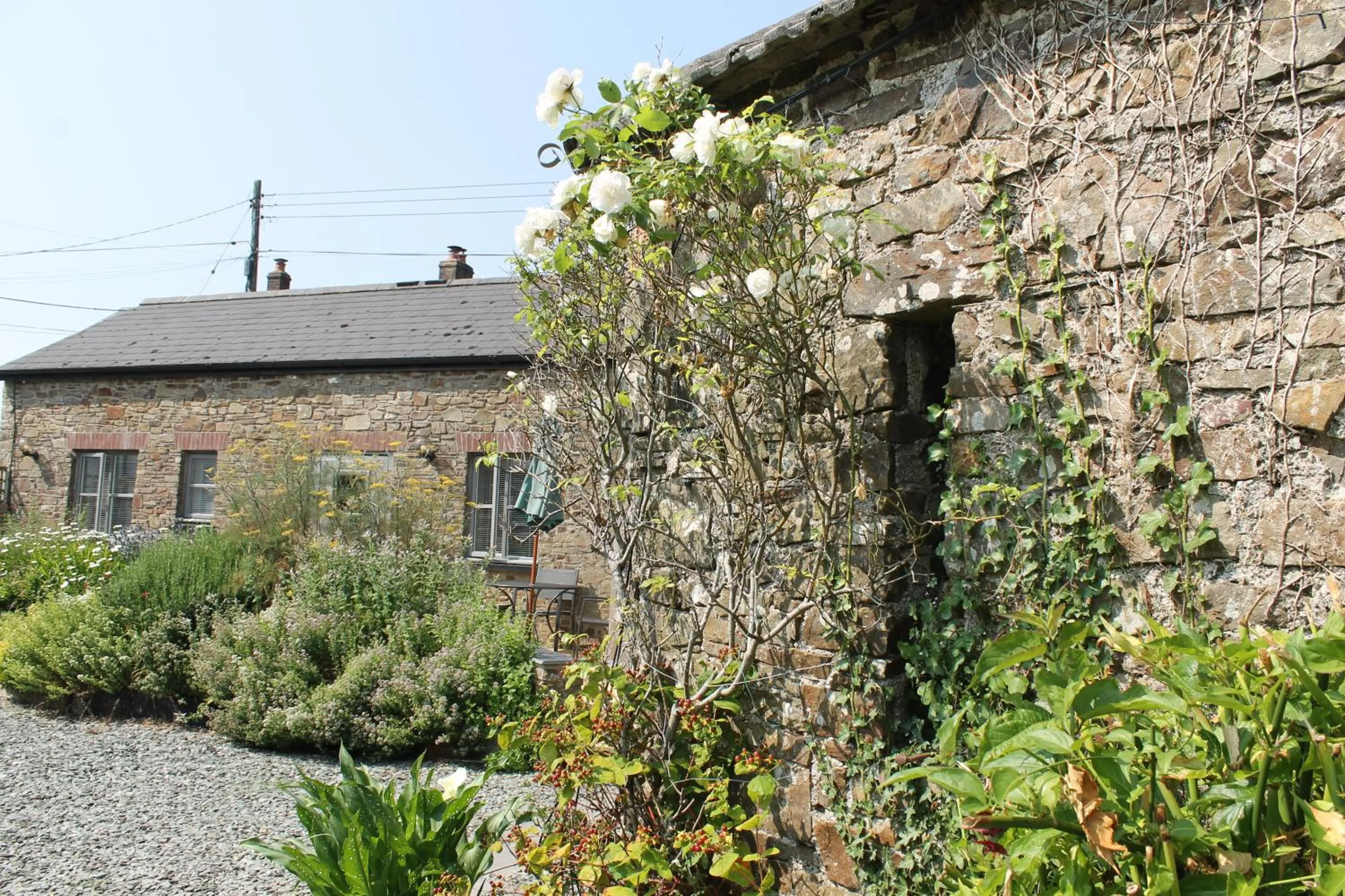 Property building in The Linhay Eastleigh