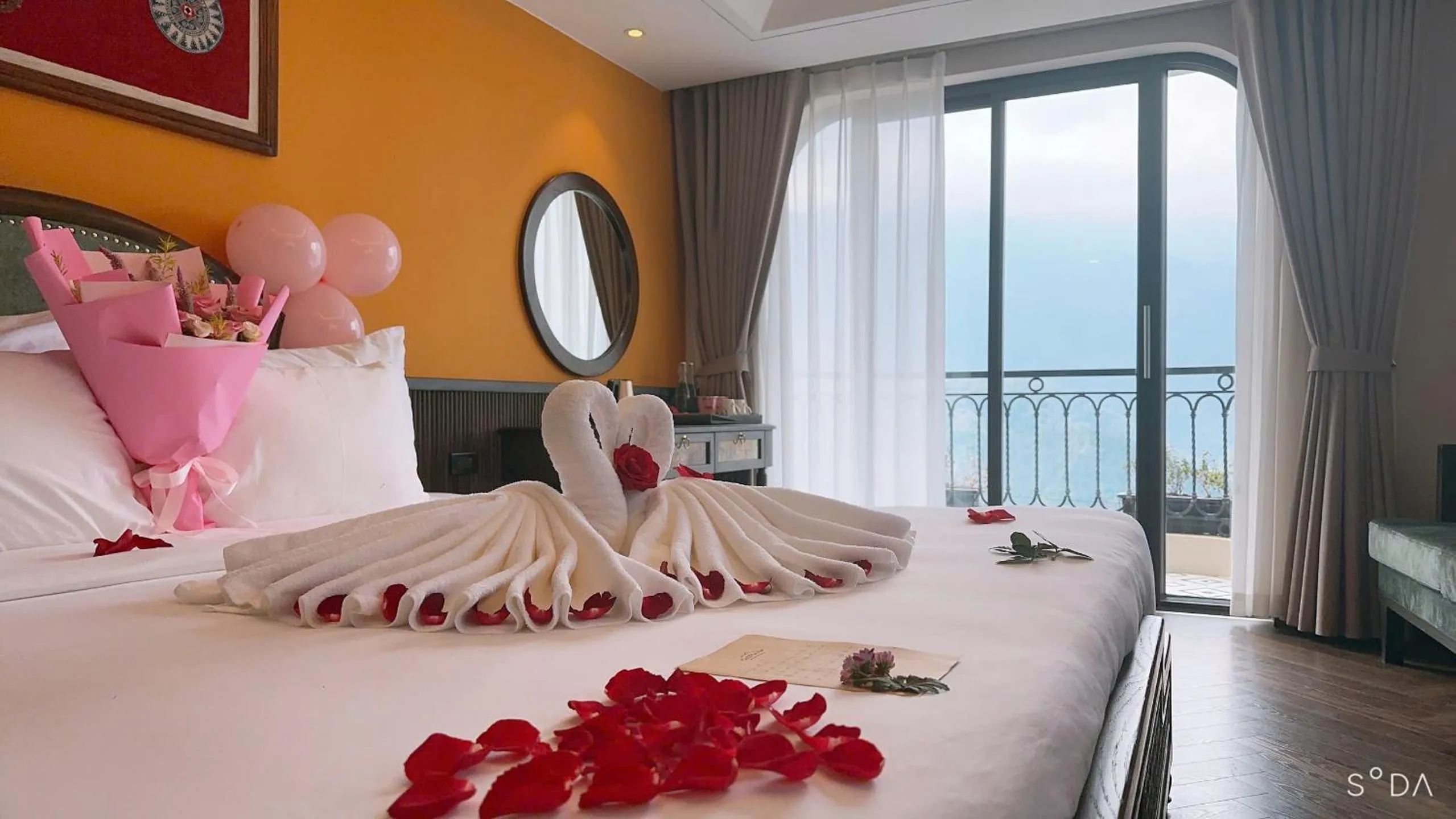 Bed in Fansipan View Hotel