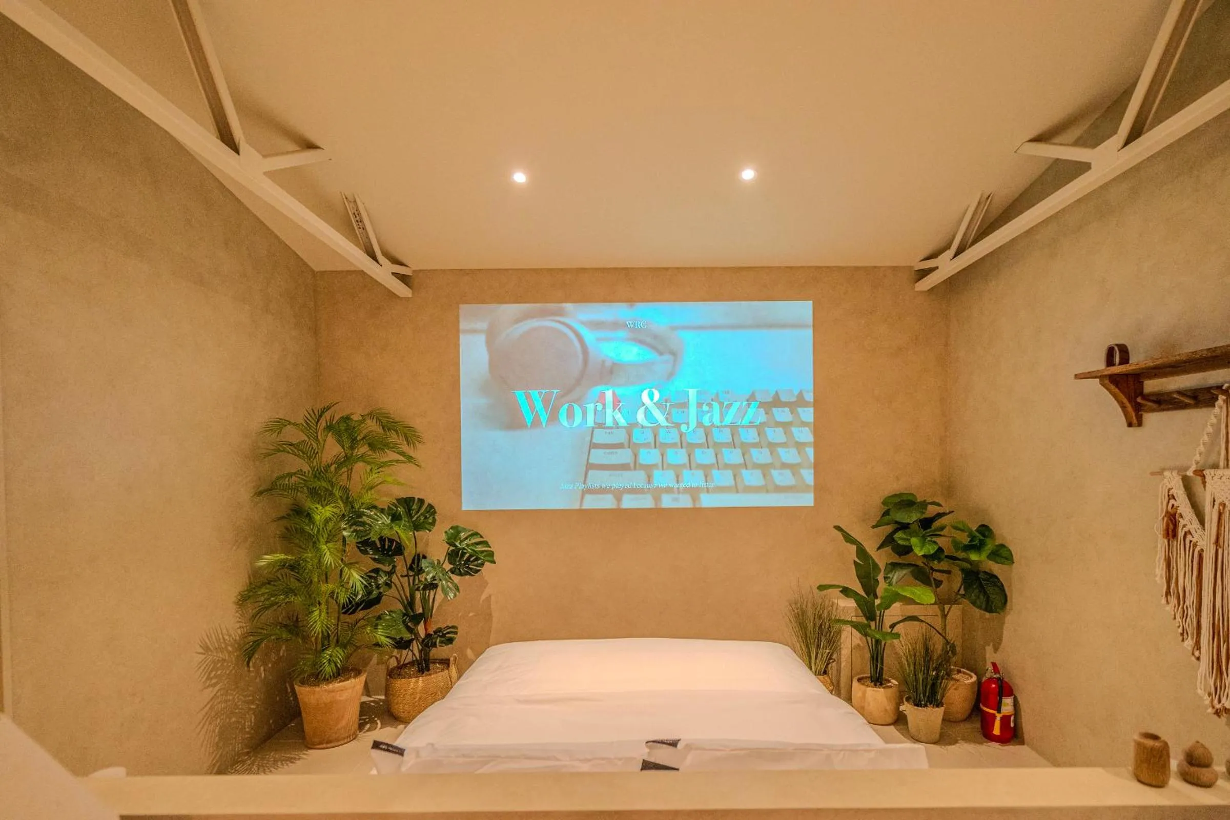 TV and multimedia, Bed in Maison de Onu Gwangju Cheomdan