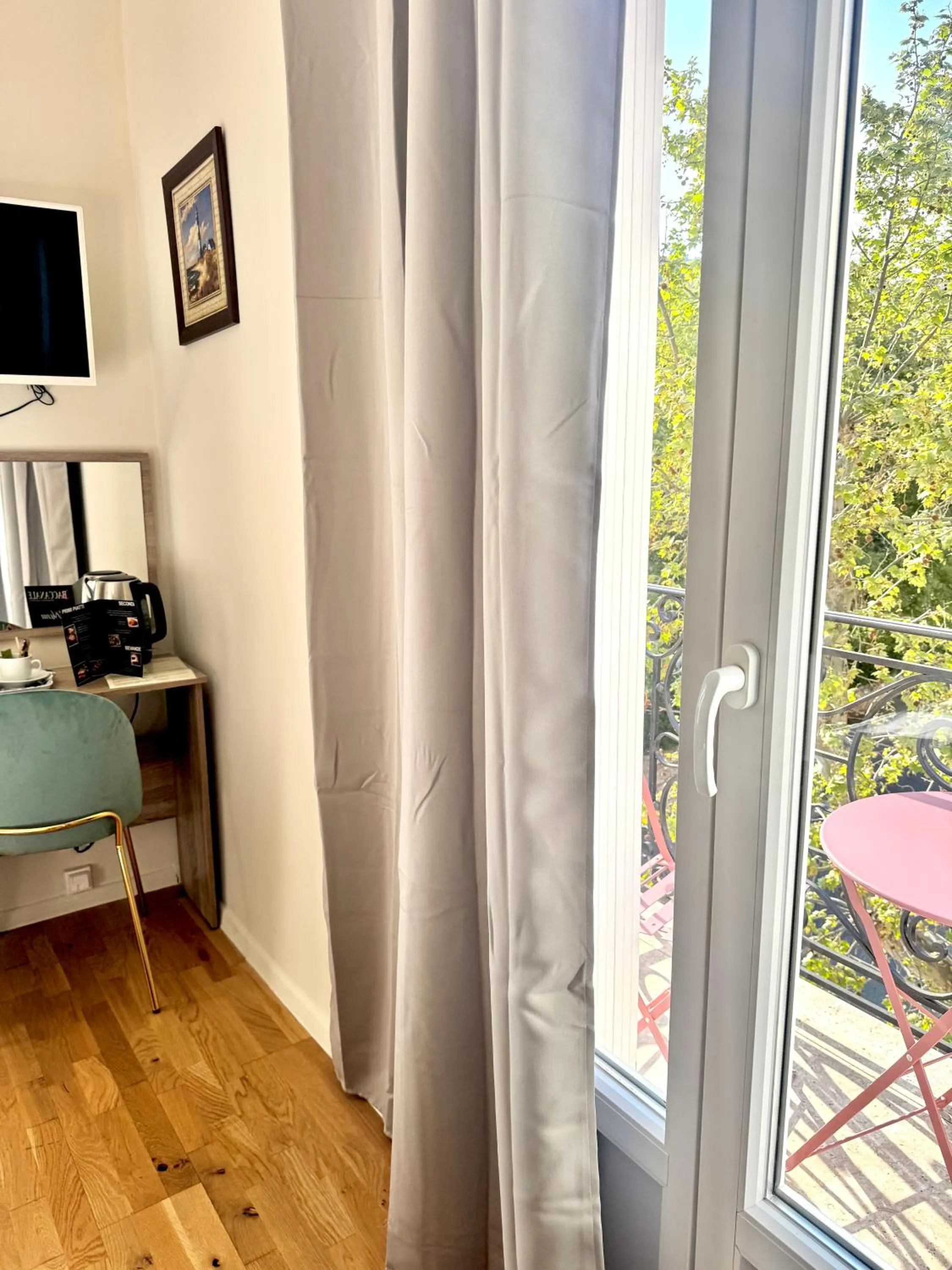 Bedroom in Hotel La Citadelle