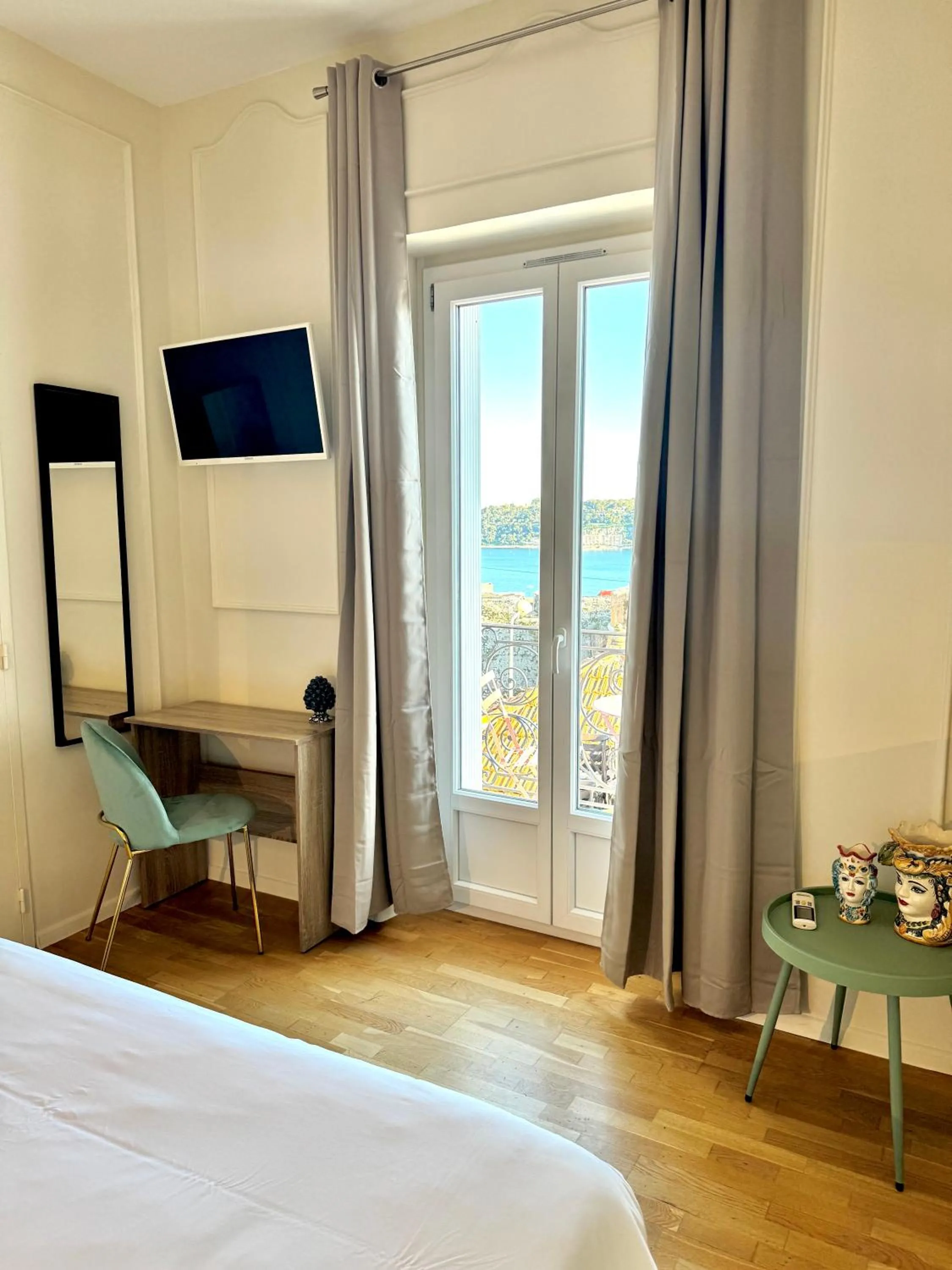 Bed in Hotel La Citadelle