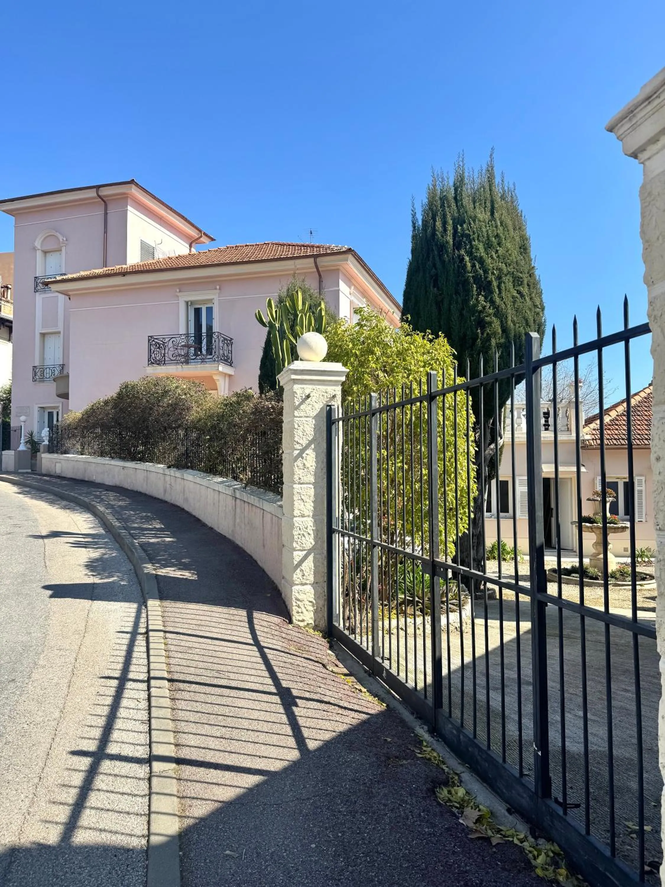 Property building in Hotel La Citadelle
