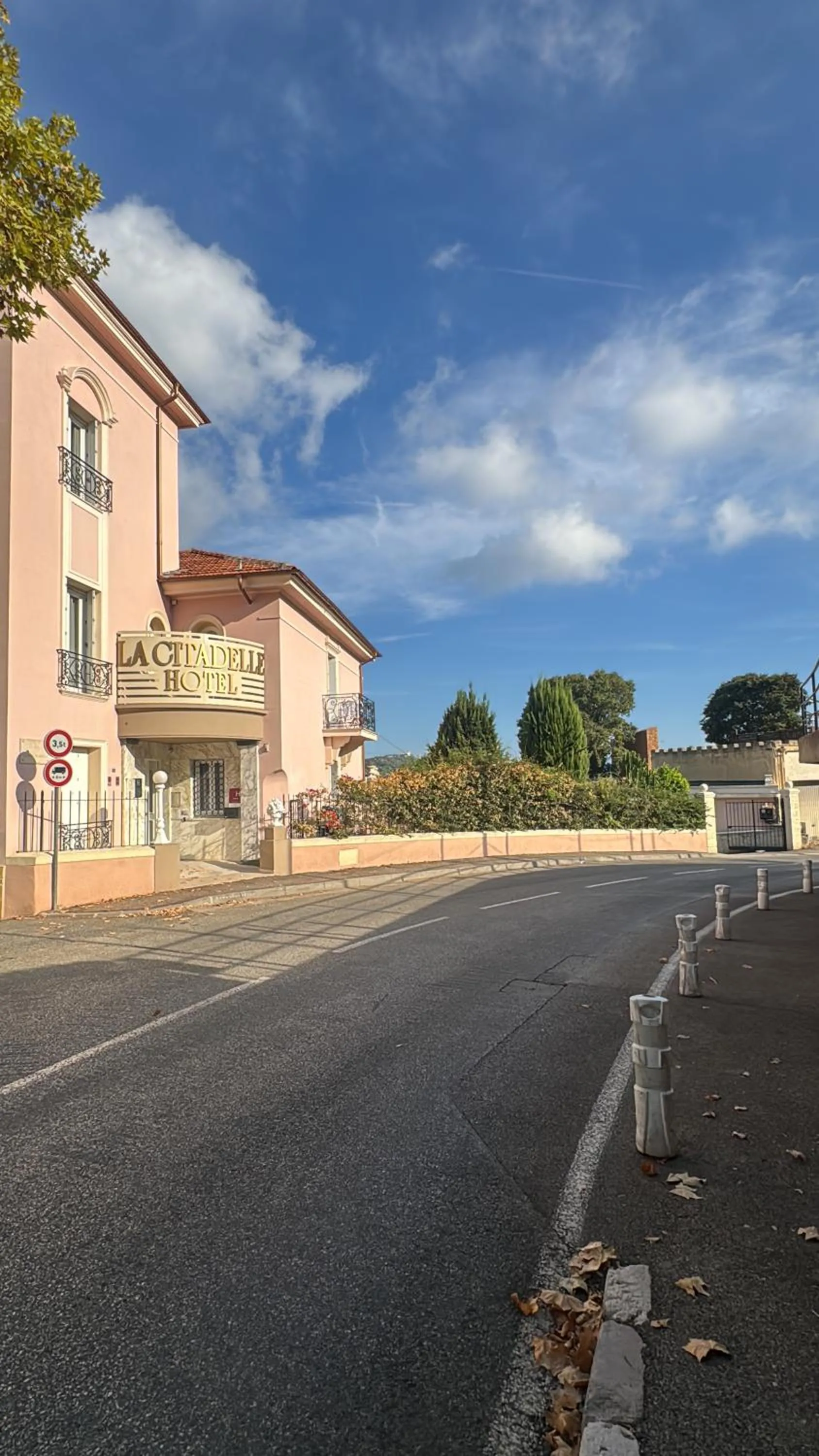 Property building in Hotel La Citadelle