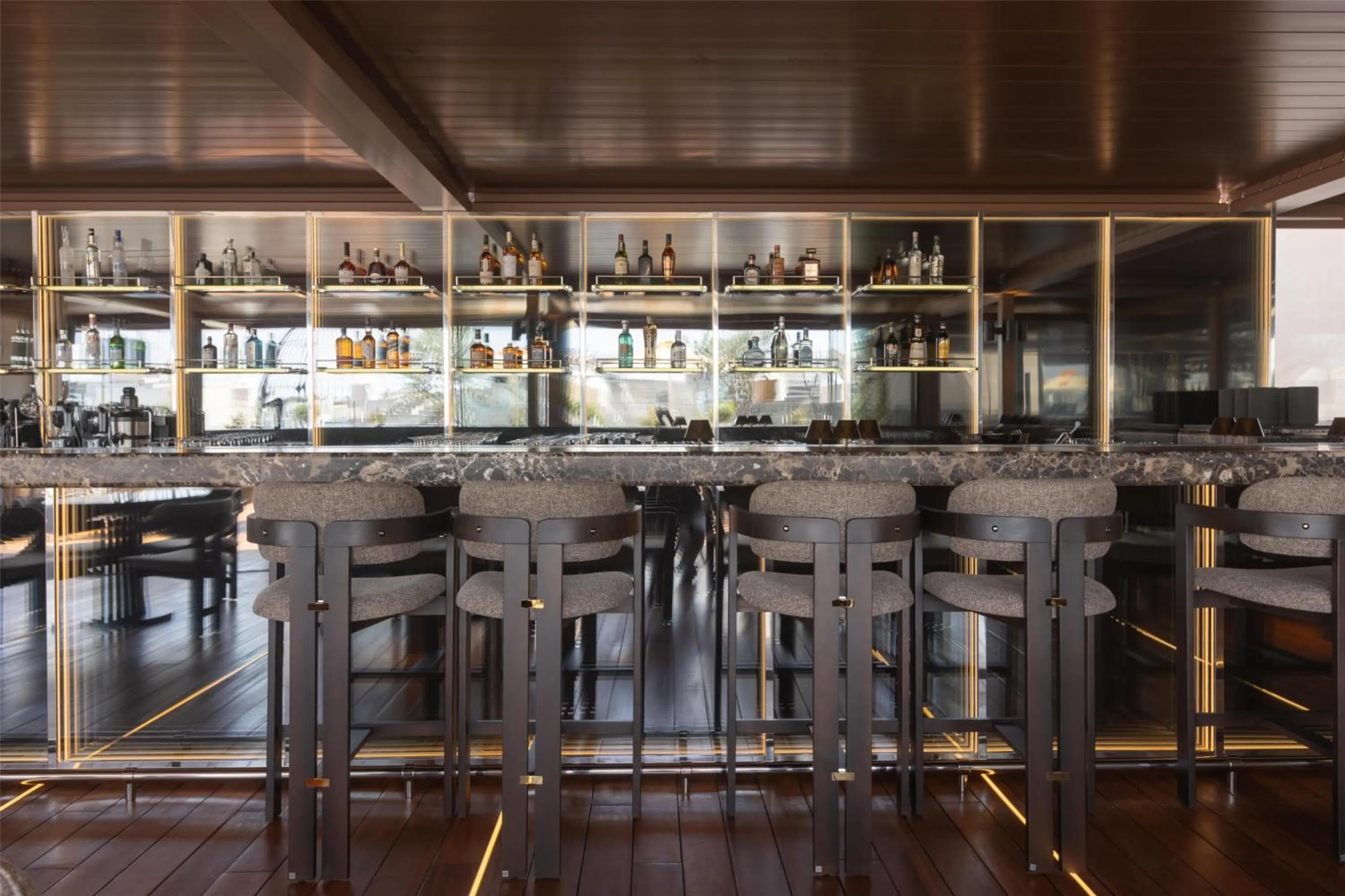 Lounge or bar in Adia Aluma Athens, Curio Collection By Hilton