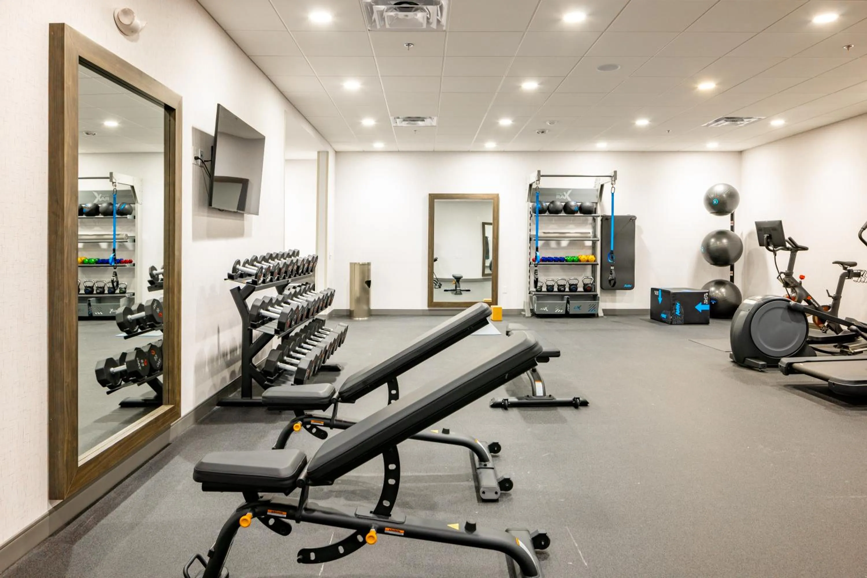 Fitness centre/facilities in Home2 Suites By Hilton Kalamazoo Southeast