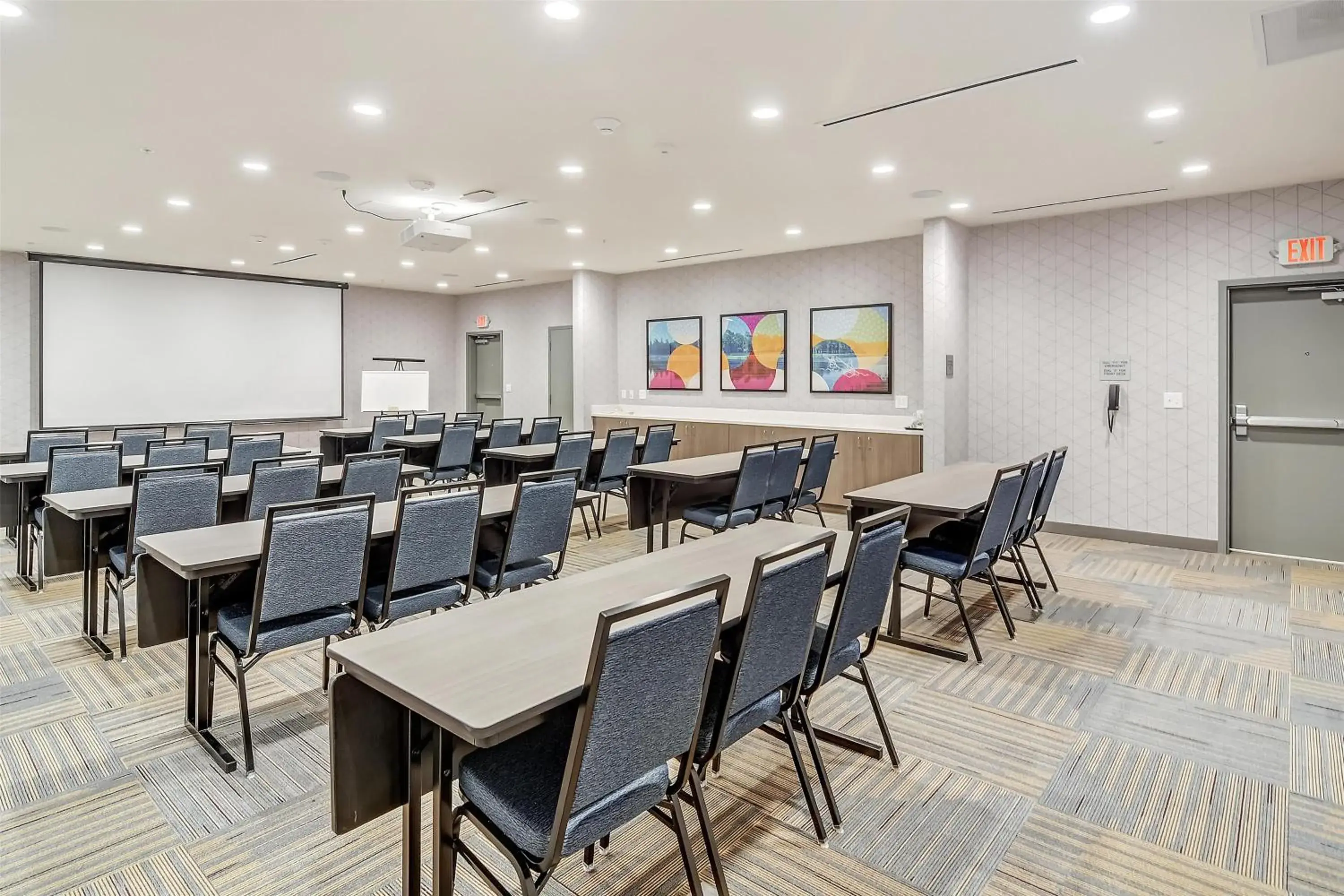 Meeting/conference room in Home2 Suites By Hilton Crestview I-10 Meeting/conference room in Home2 Suites By Hilton Crestview I-10