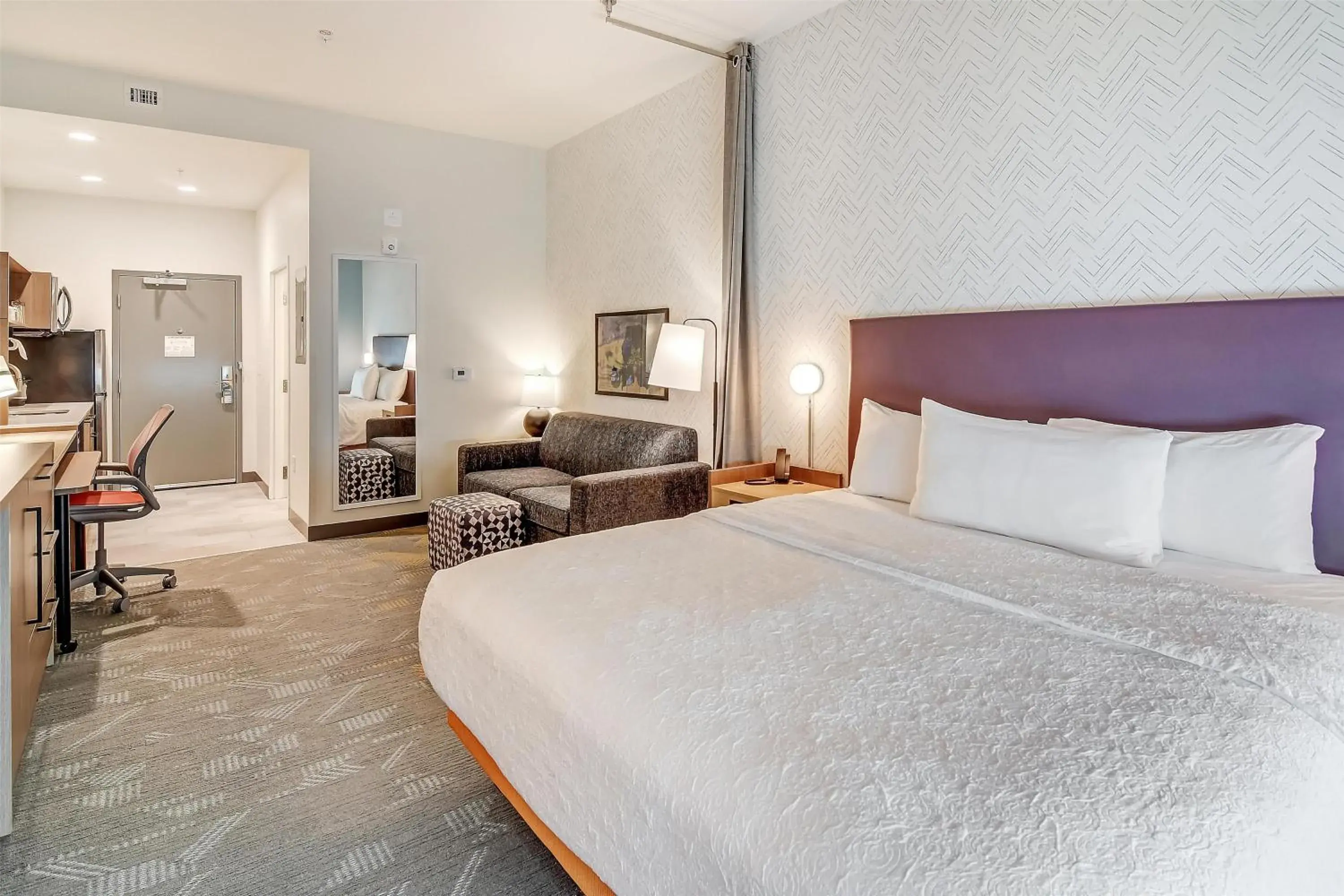 Living room, Bed in Home2 Suites By Hilton Crestview I-10 Living room, Bed in Home2 Suites By Hilton Crestview I-10