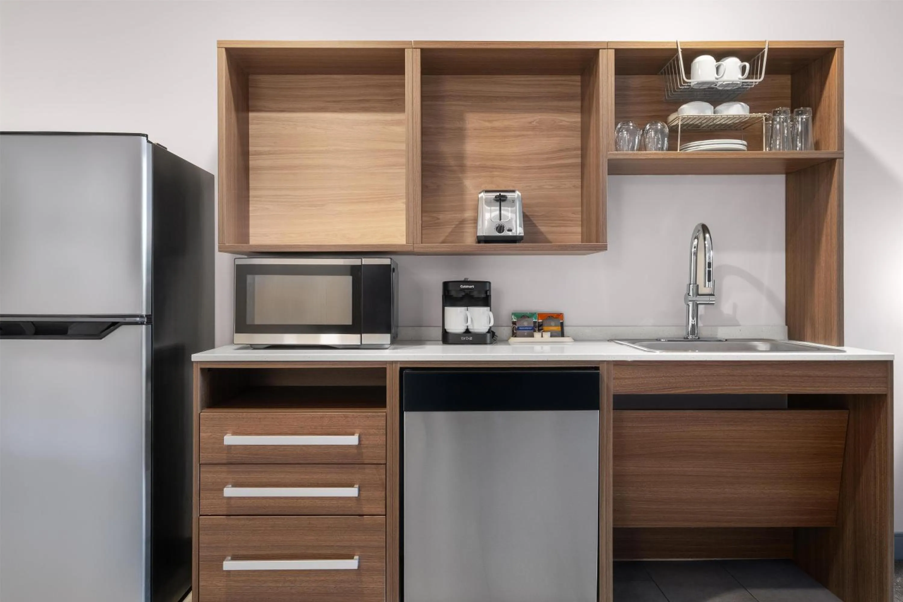 Kitchen or kitchenette in Home2 Suites By Hilton Flagstaff