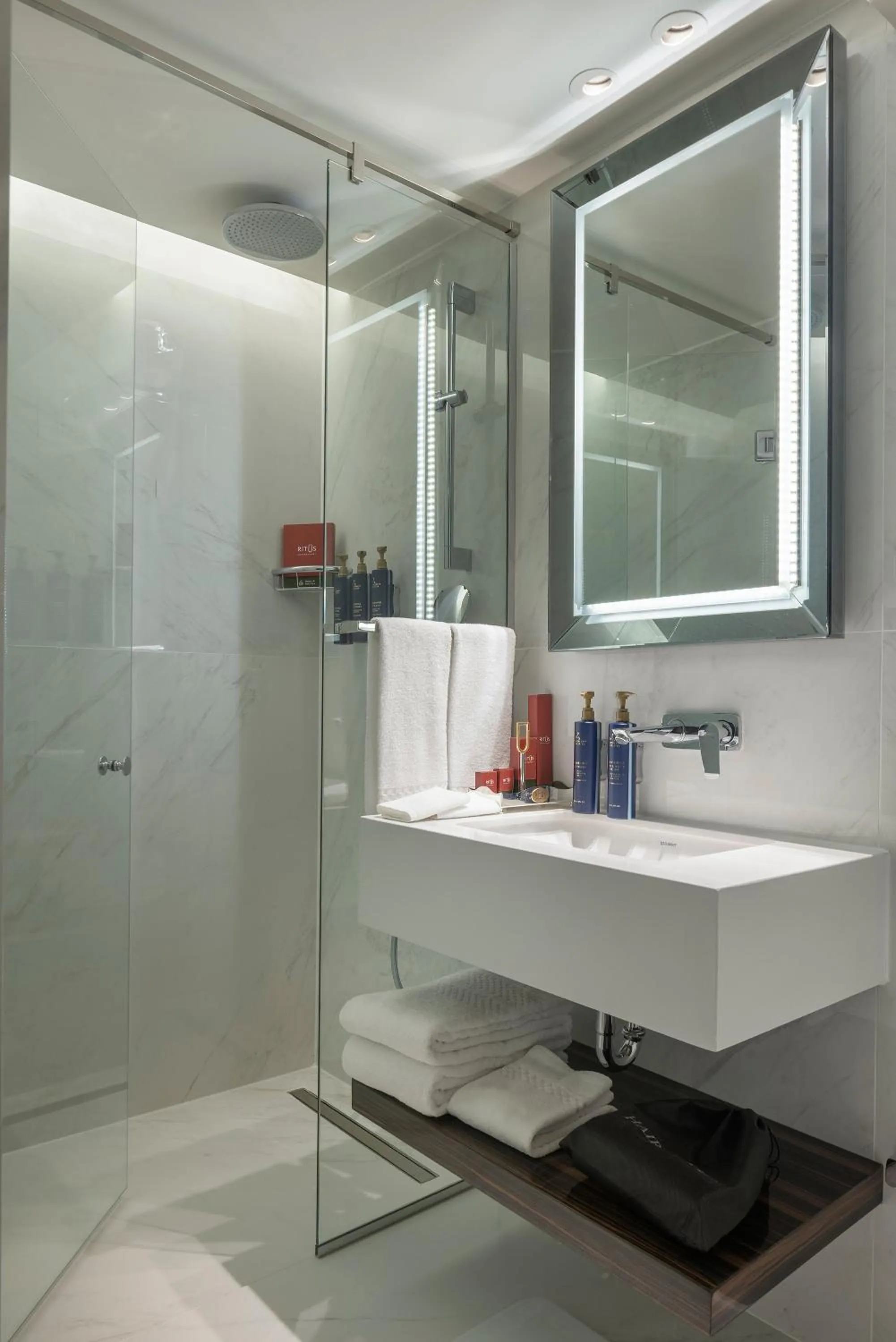 Shower in The Ritus Hotel Istanbul Sultanahmet, Tapestry Collection by Hilton