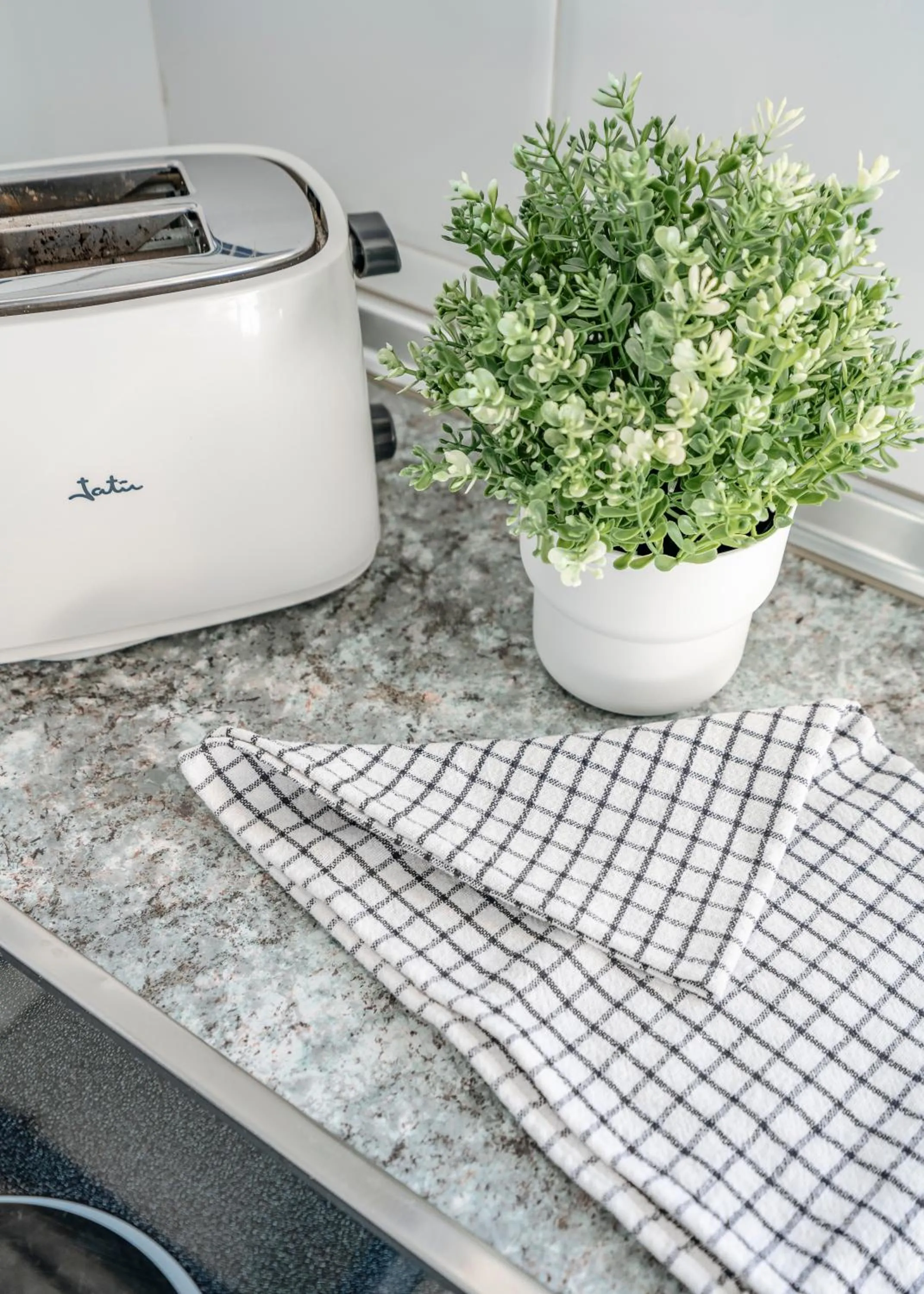 Kitchen or kitchenette in Apartamentos Alday