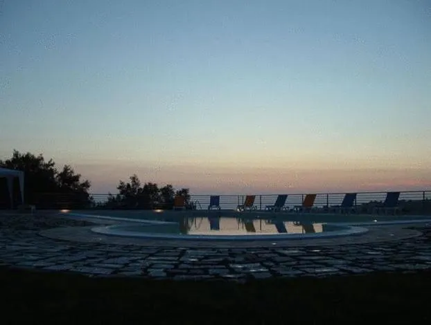 Swimming pool in Casato Licitra