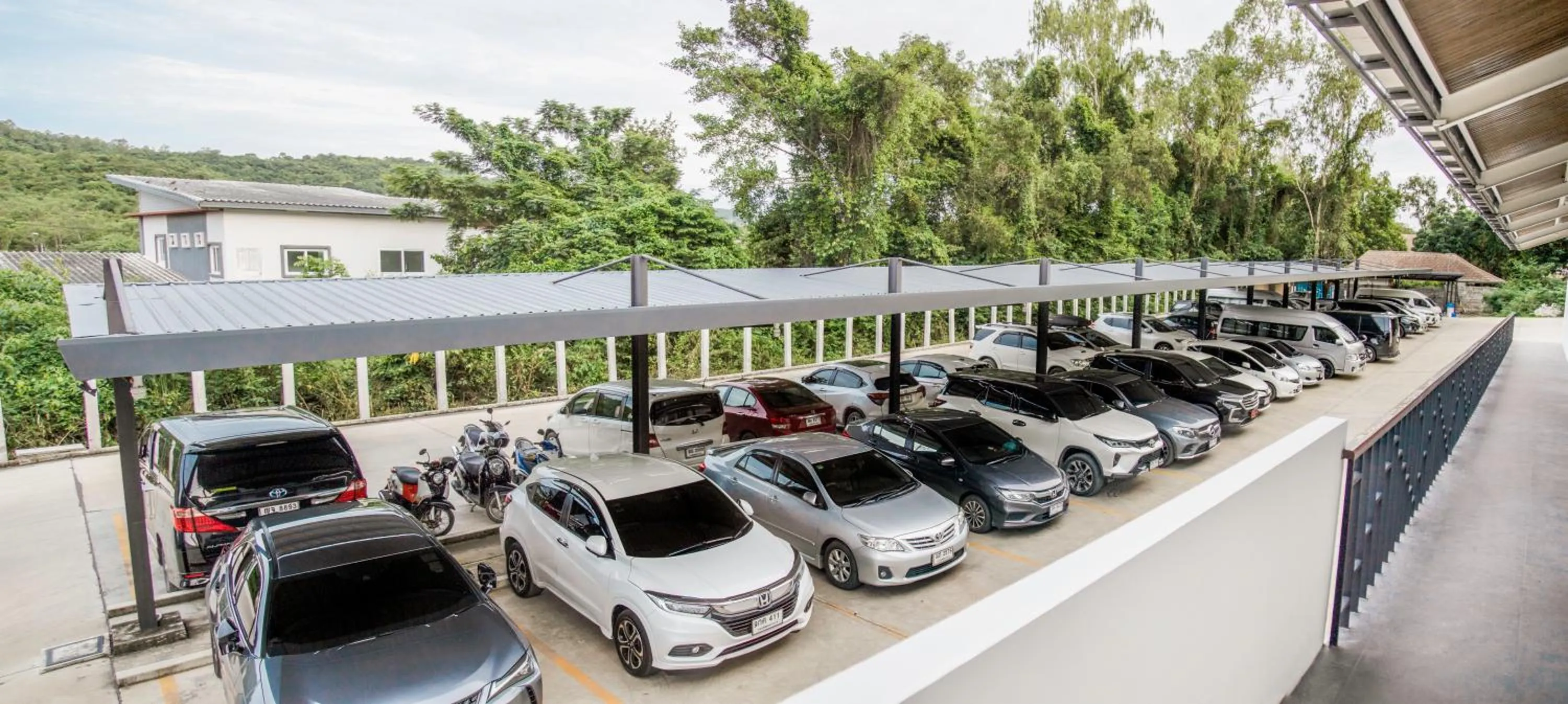 Parking in Grand Sattahip Hotel by BSH