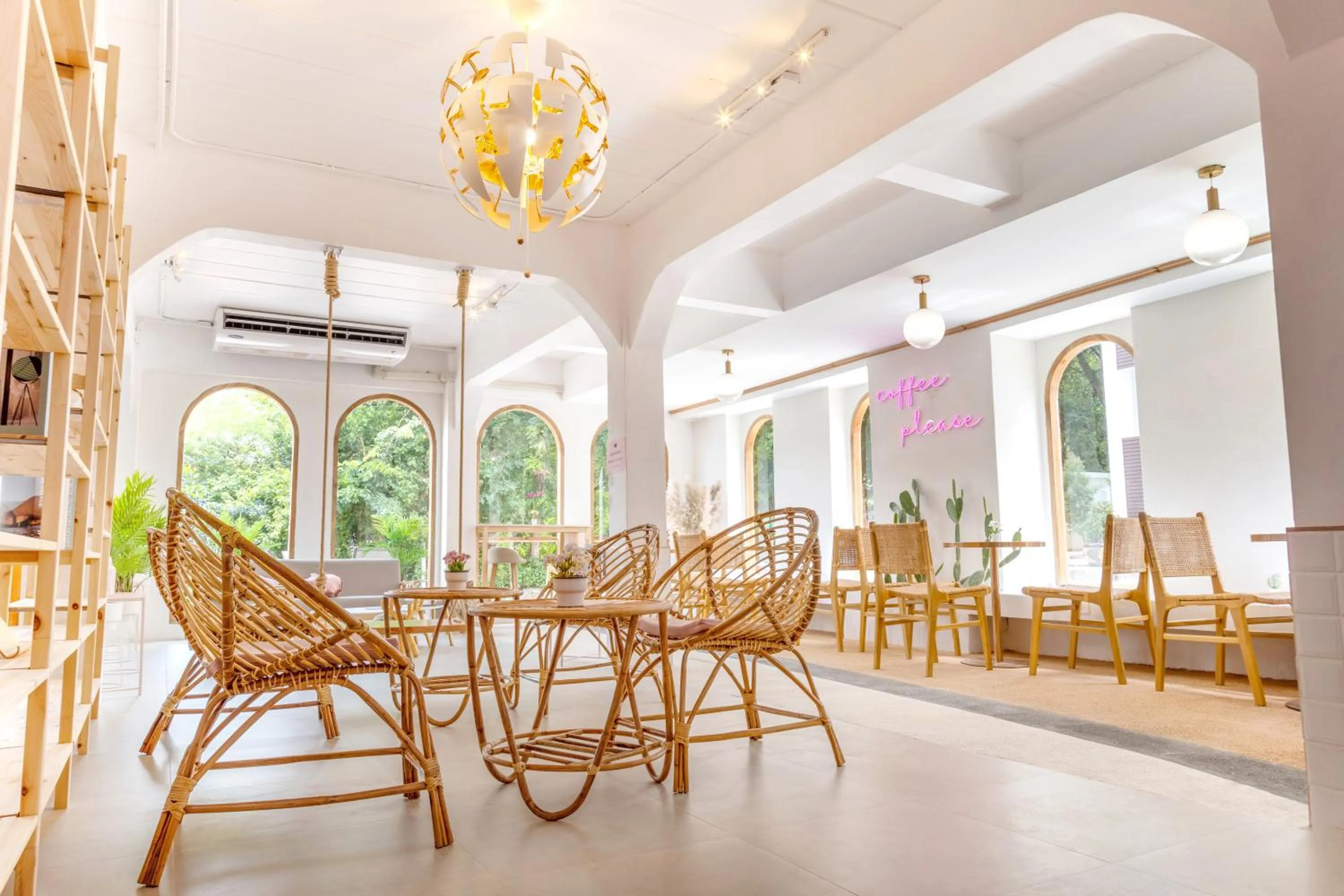 Living room in Grand Sattahip Hotel by BSH