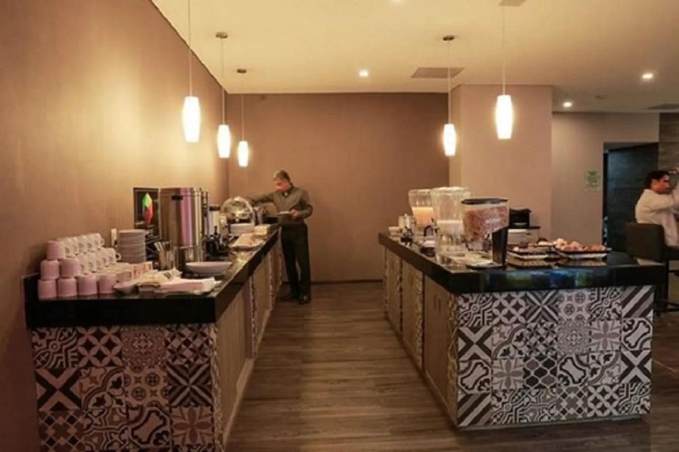 Restaurant/places to eat in Hotel Glow Point - Mulza