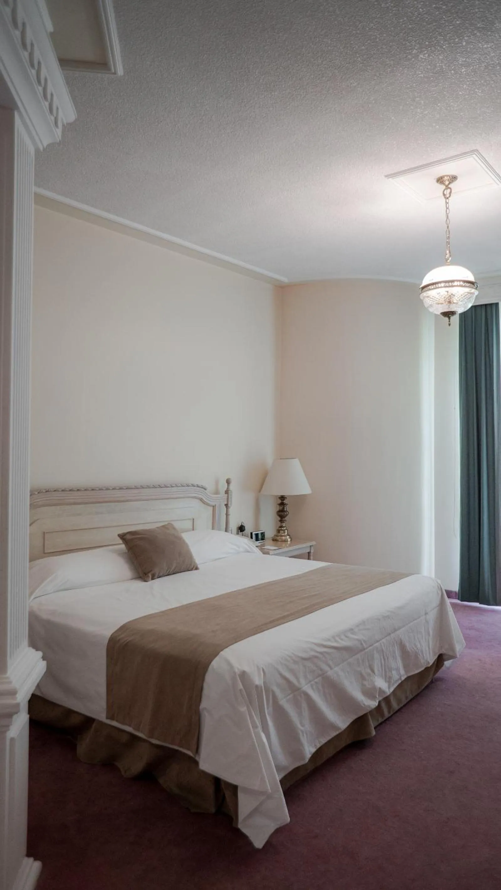 Bed in Hotel Alameda Grand