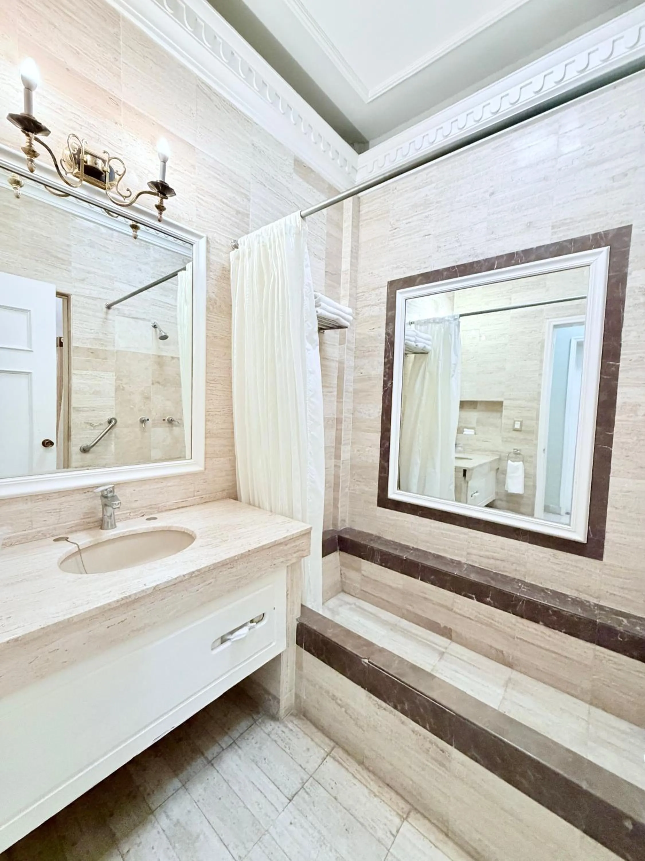 Bathroom in Hotel Alameda Grand