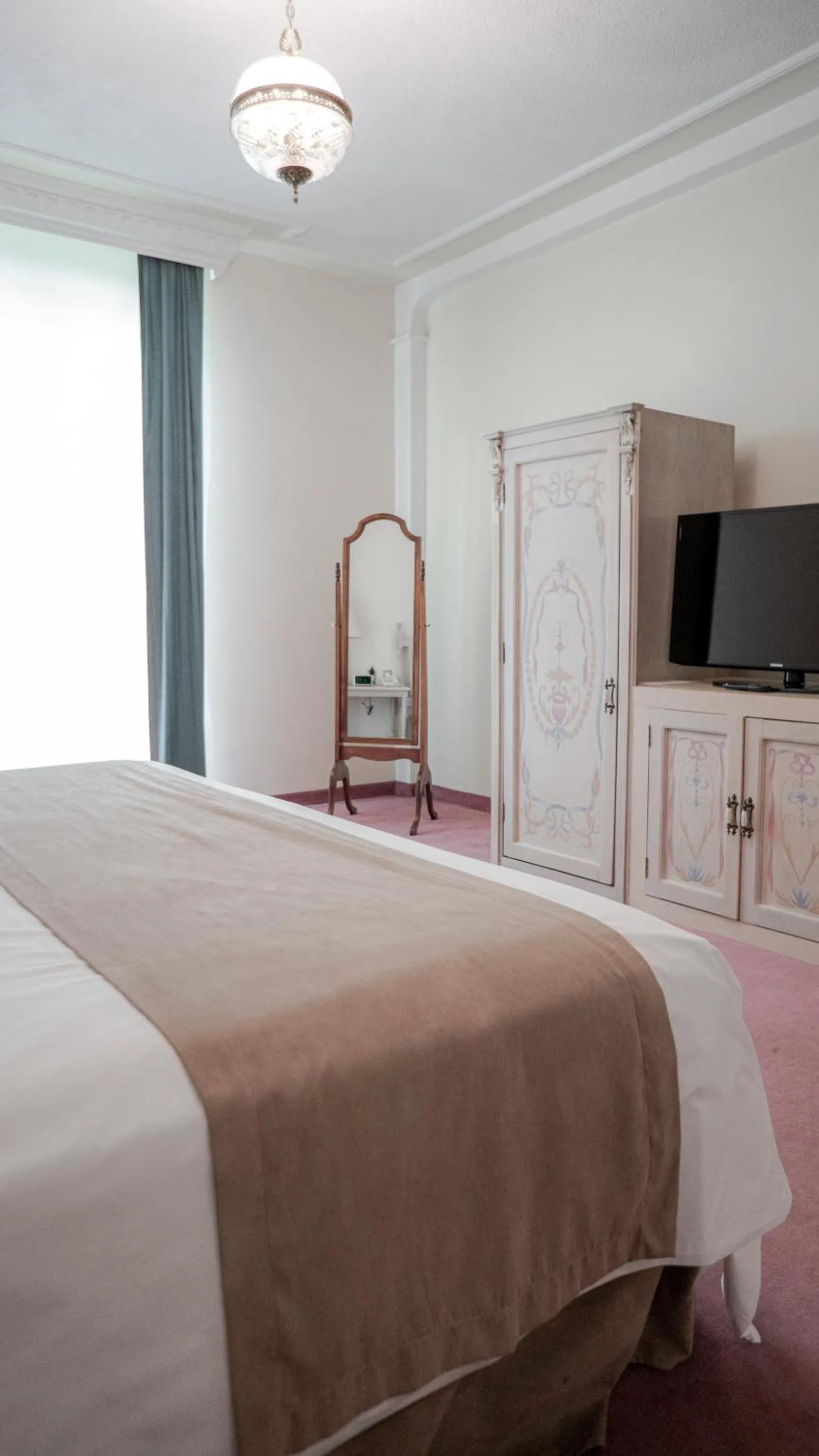 Photo of the whole room, Bed in Hotel Alameda Grand