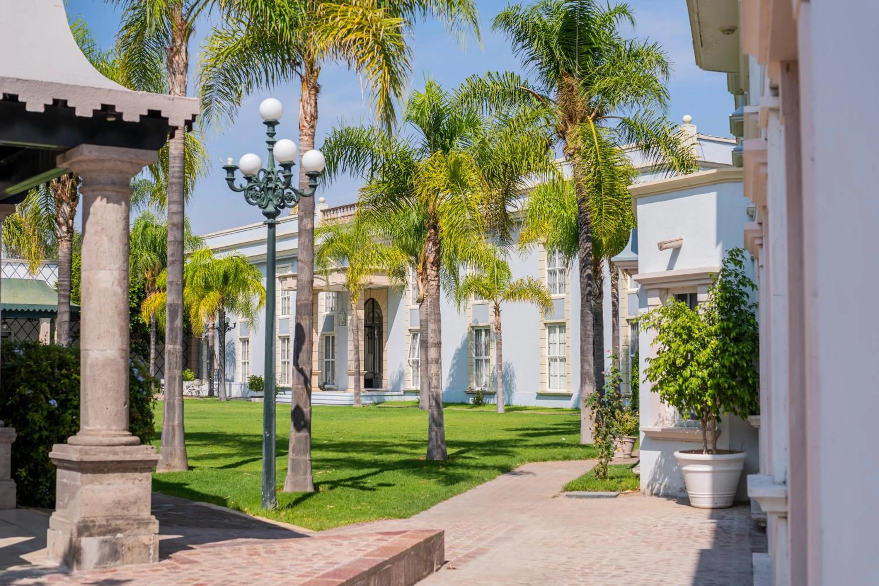 Garden in Hotel Alameda Grand