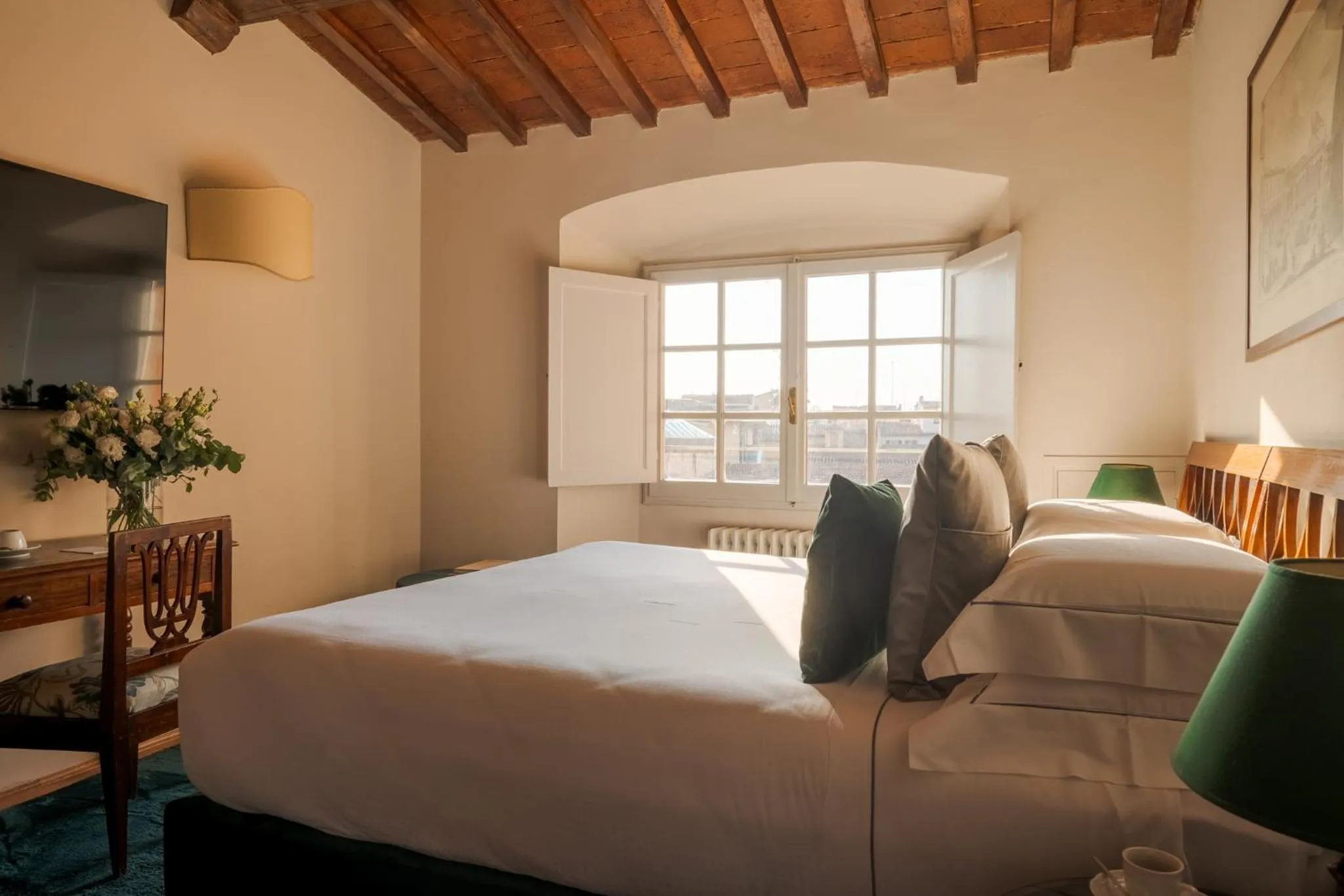 Bedroom, Bed in Loggiato Dei Serviti