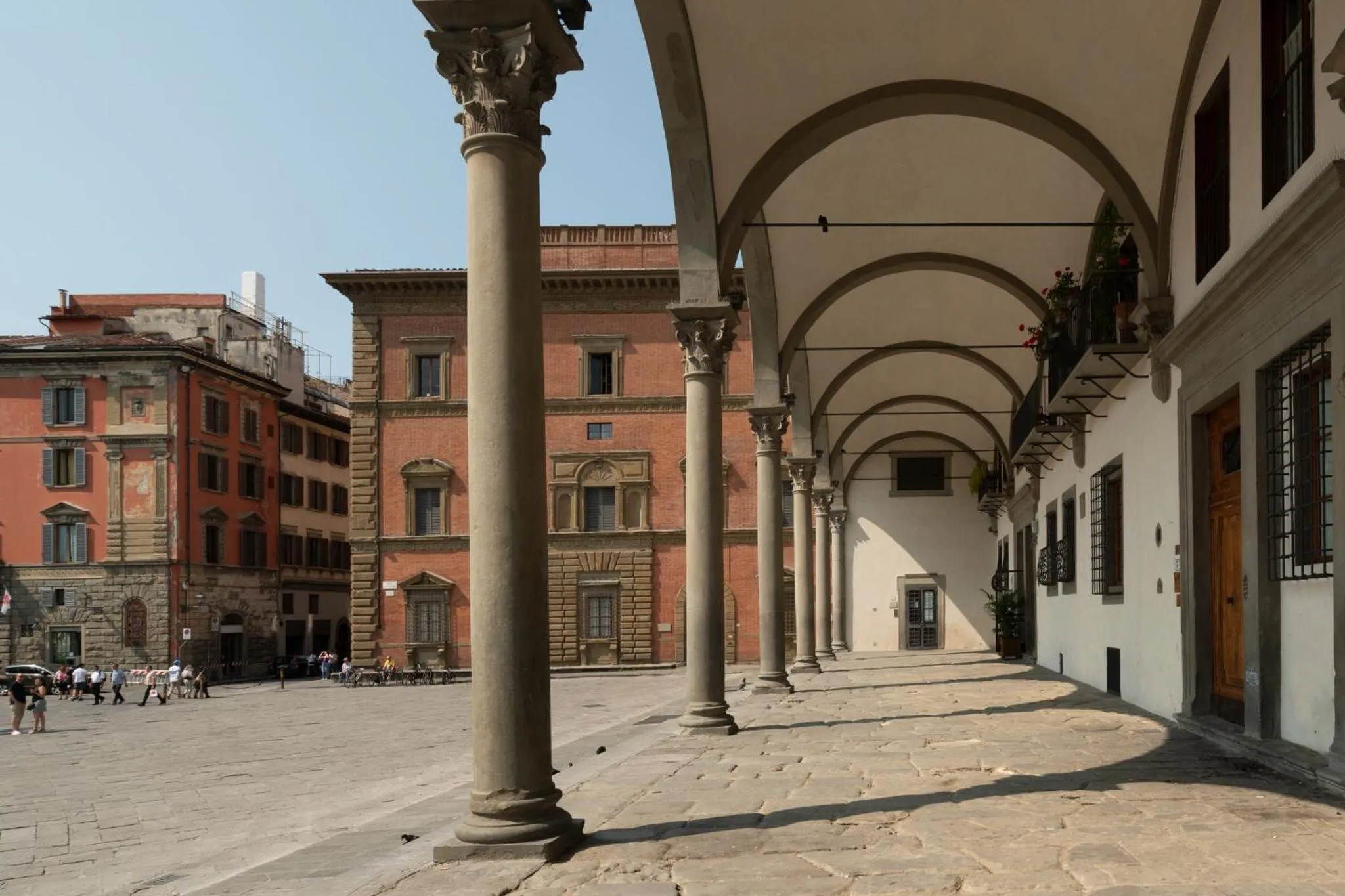 Property building in Loggiato Dei Serviti