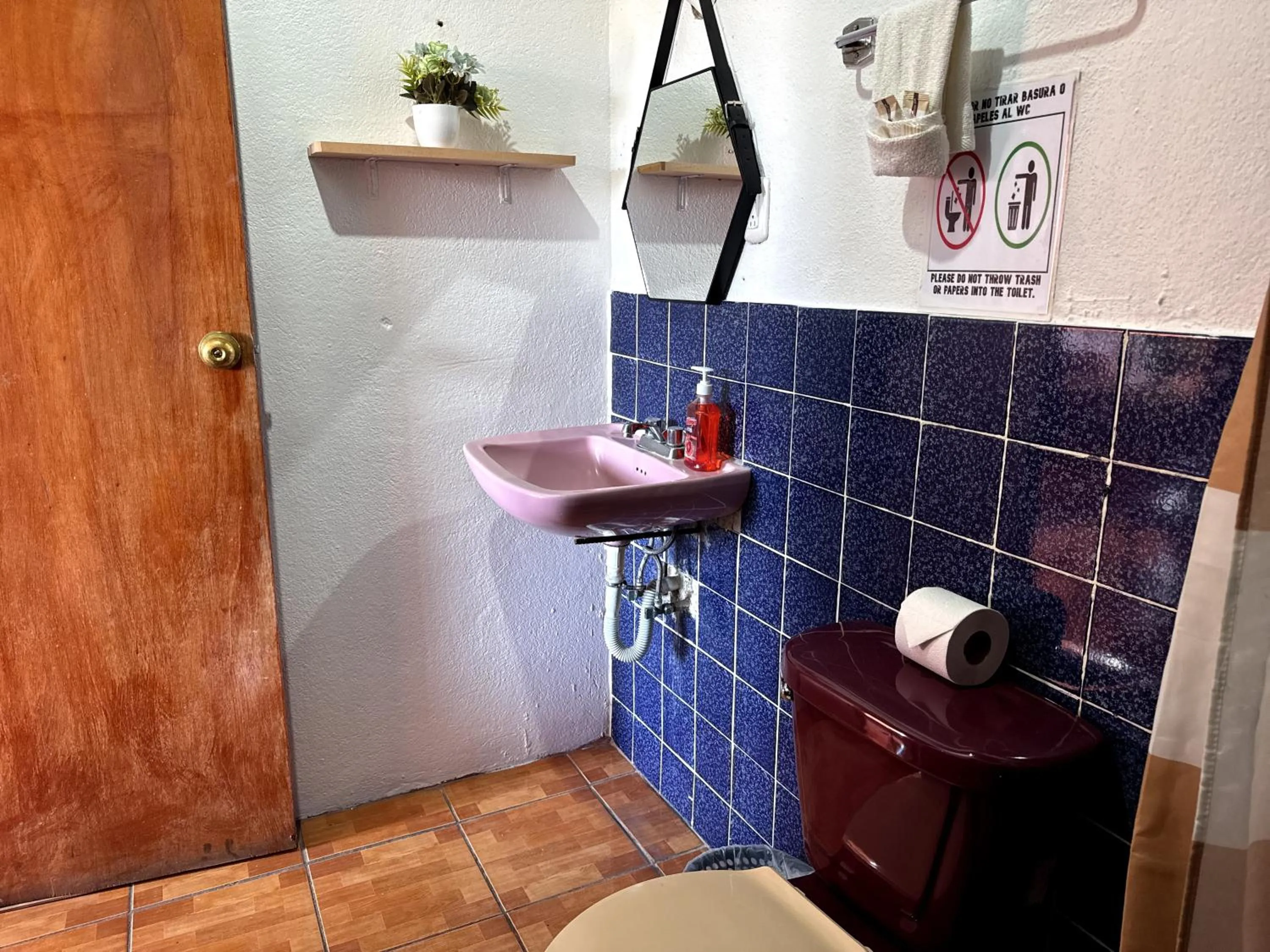 Toilet in Hotel Hanna Resort