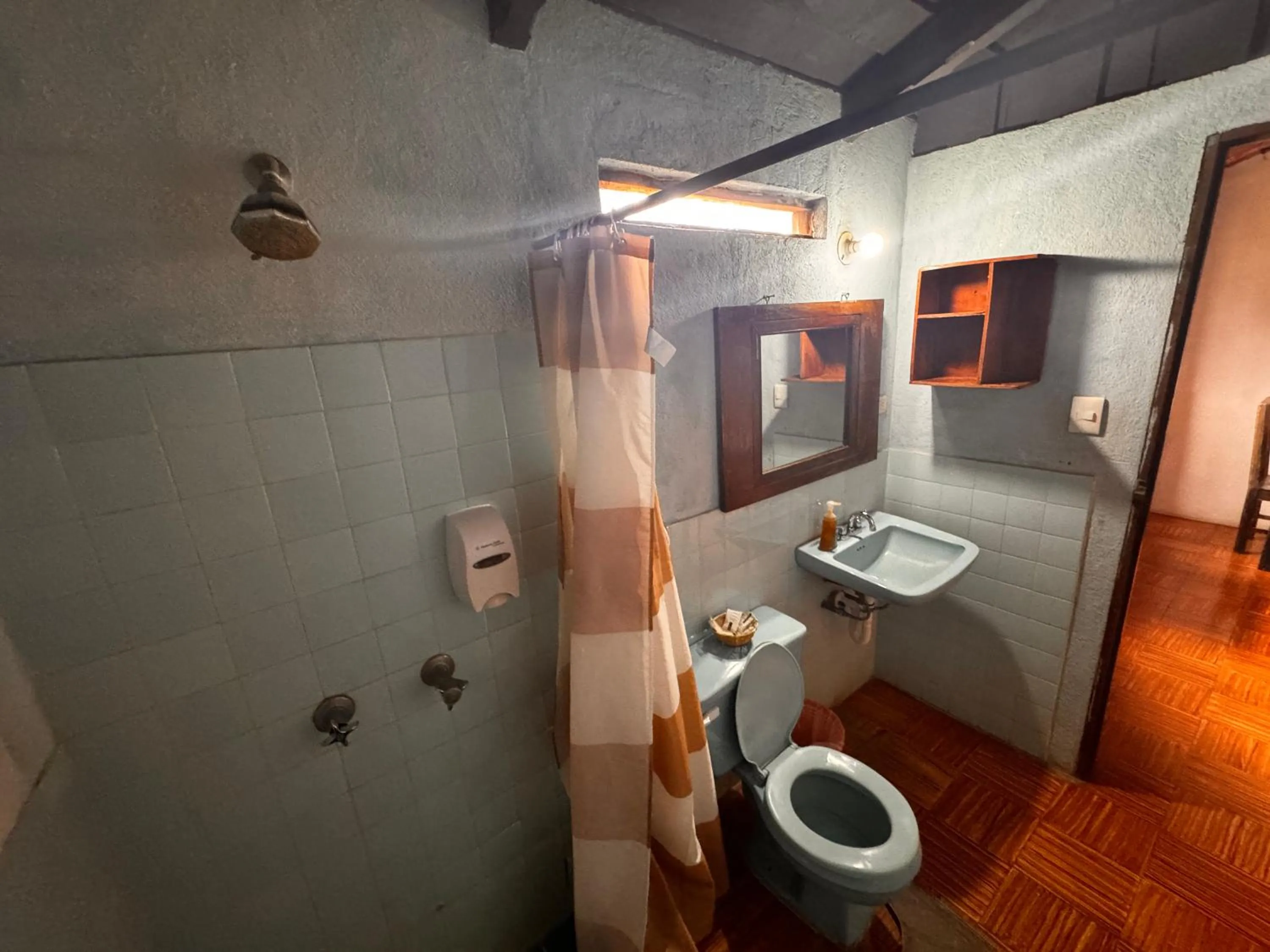 Shower in Hotel Hanna Resort