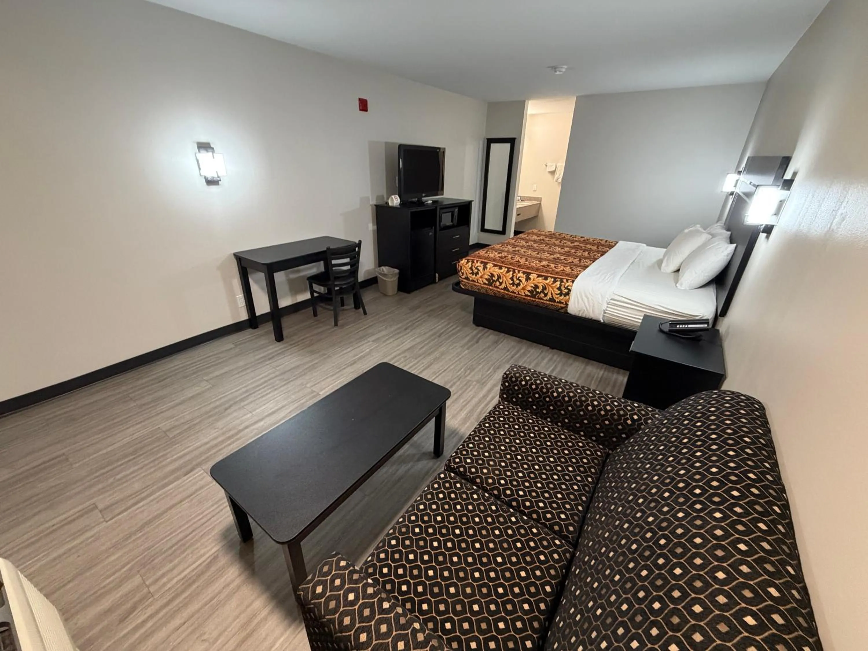 Standard King Room in Sunset Inn