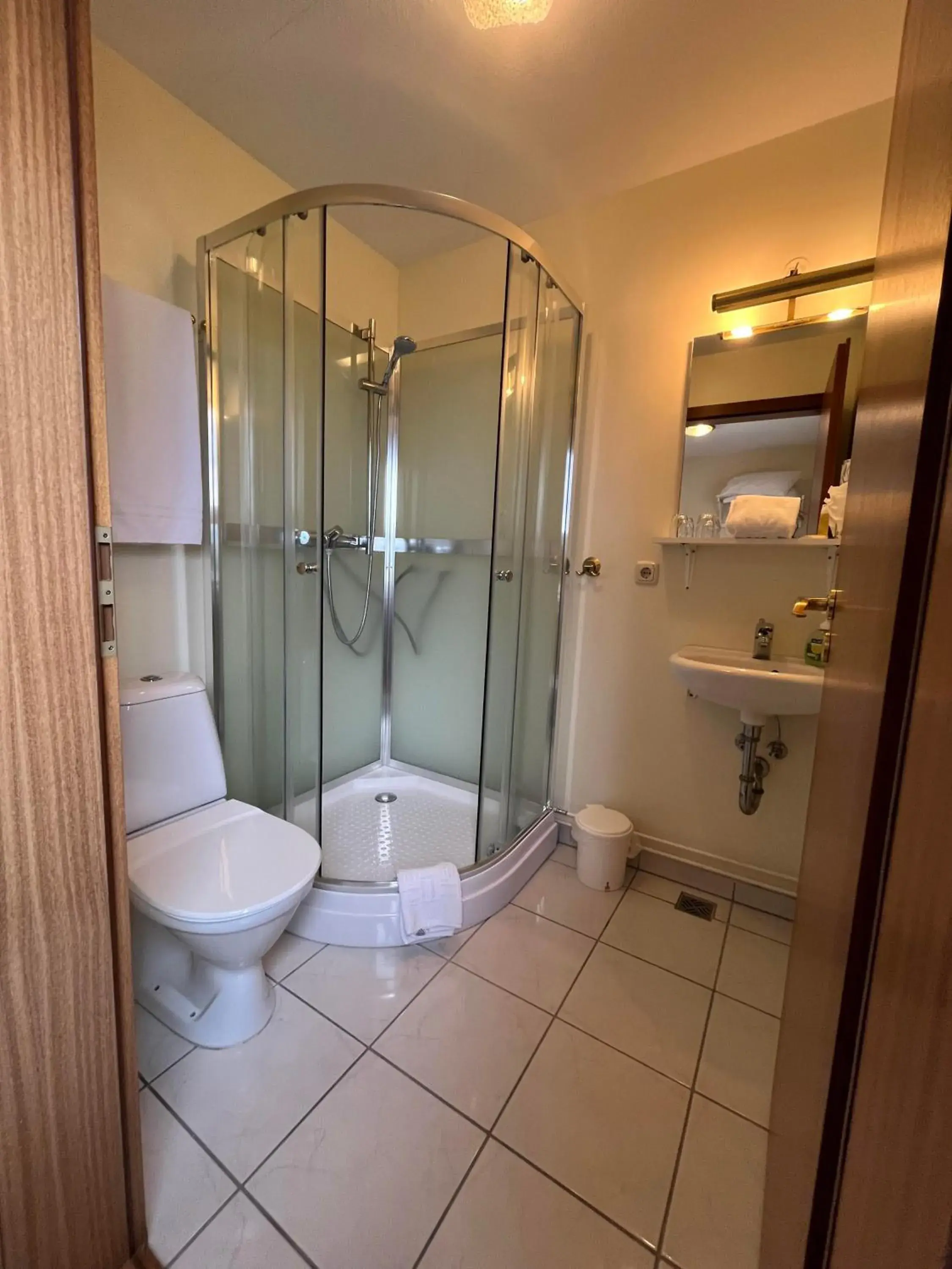Twin Room with Bath in Sunnuberg Guesthouse Twin Room with Bath in Sunnuberg Guesthouse