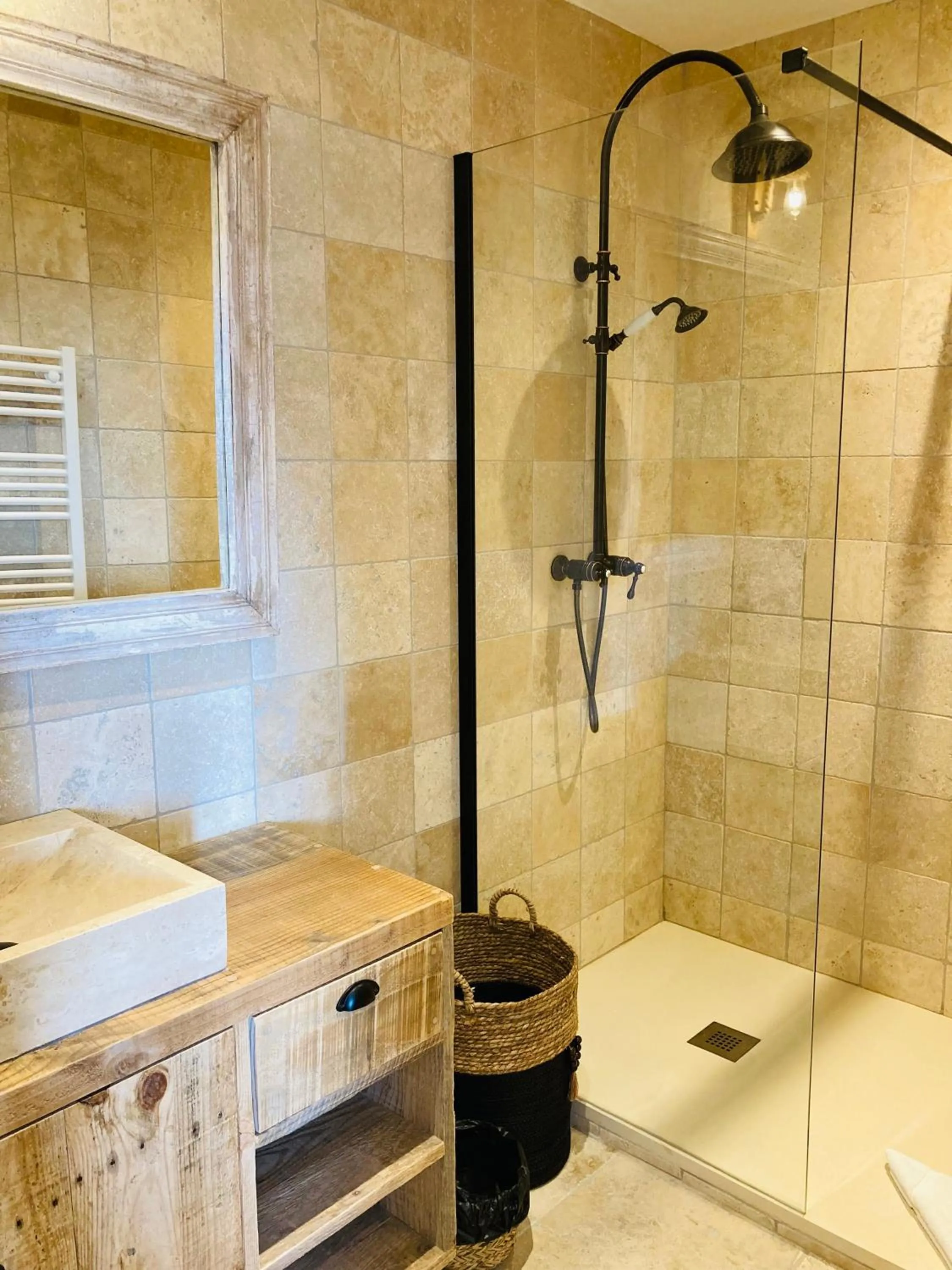 Bathroom in Manade des Baumelles