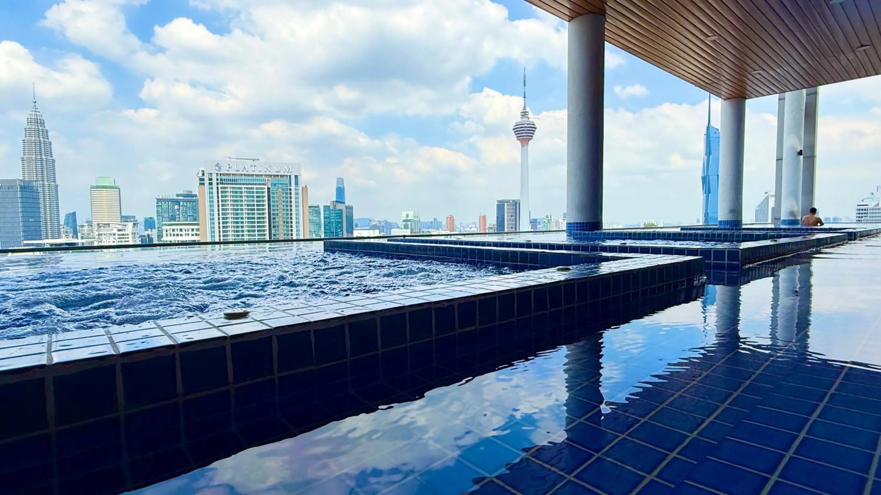 Swimming pool in The Colony By Infinitum Flixses