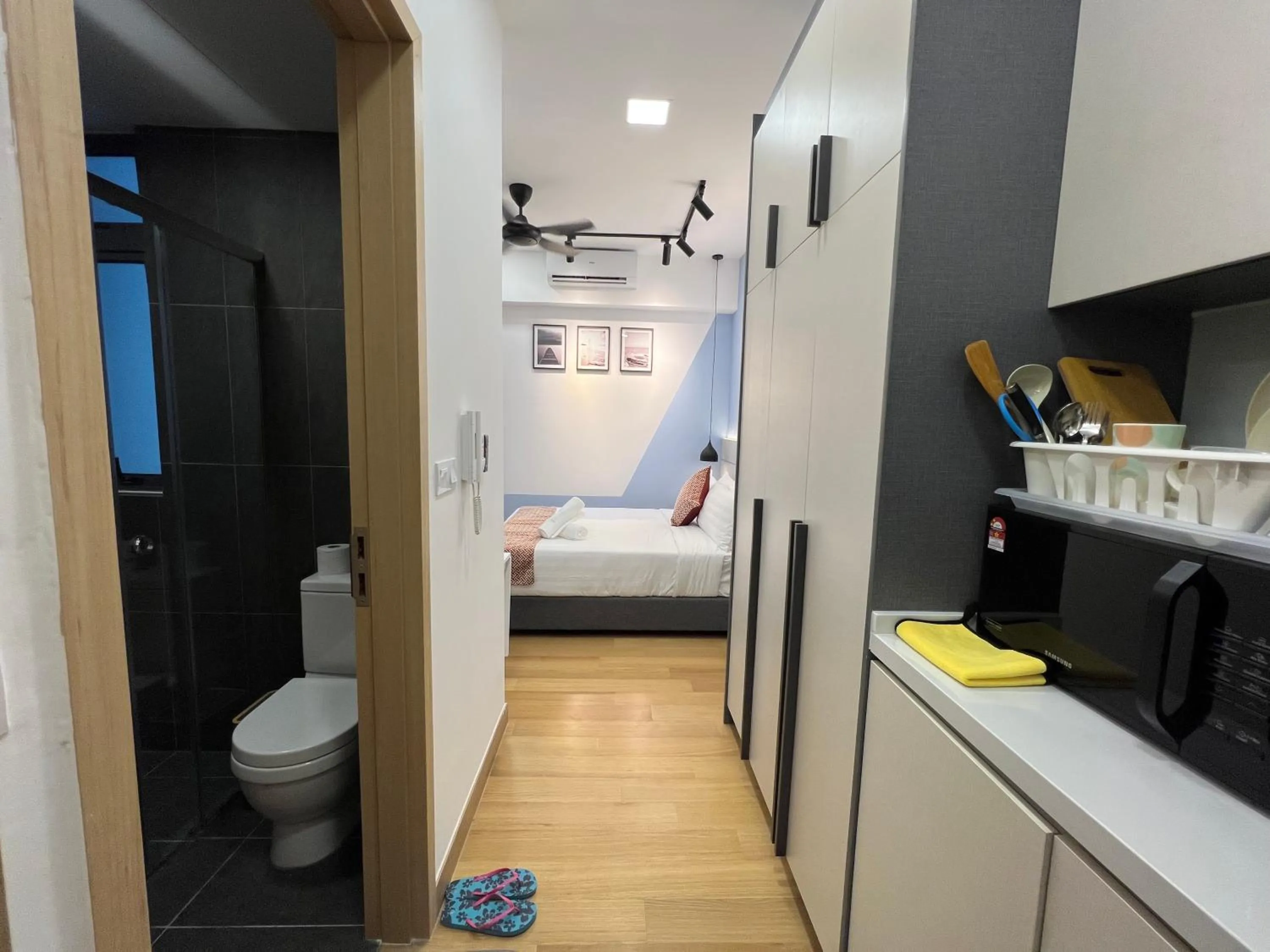 Toilet, Bed in The Colony By Infinitum Flixses