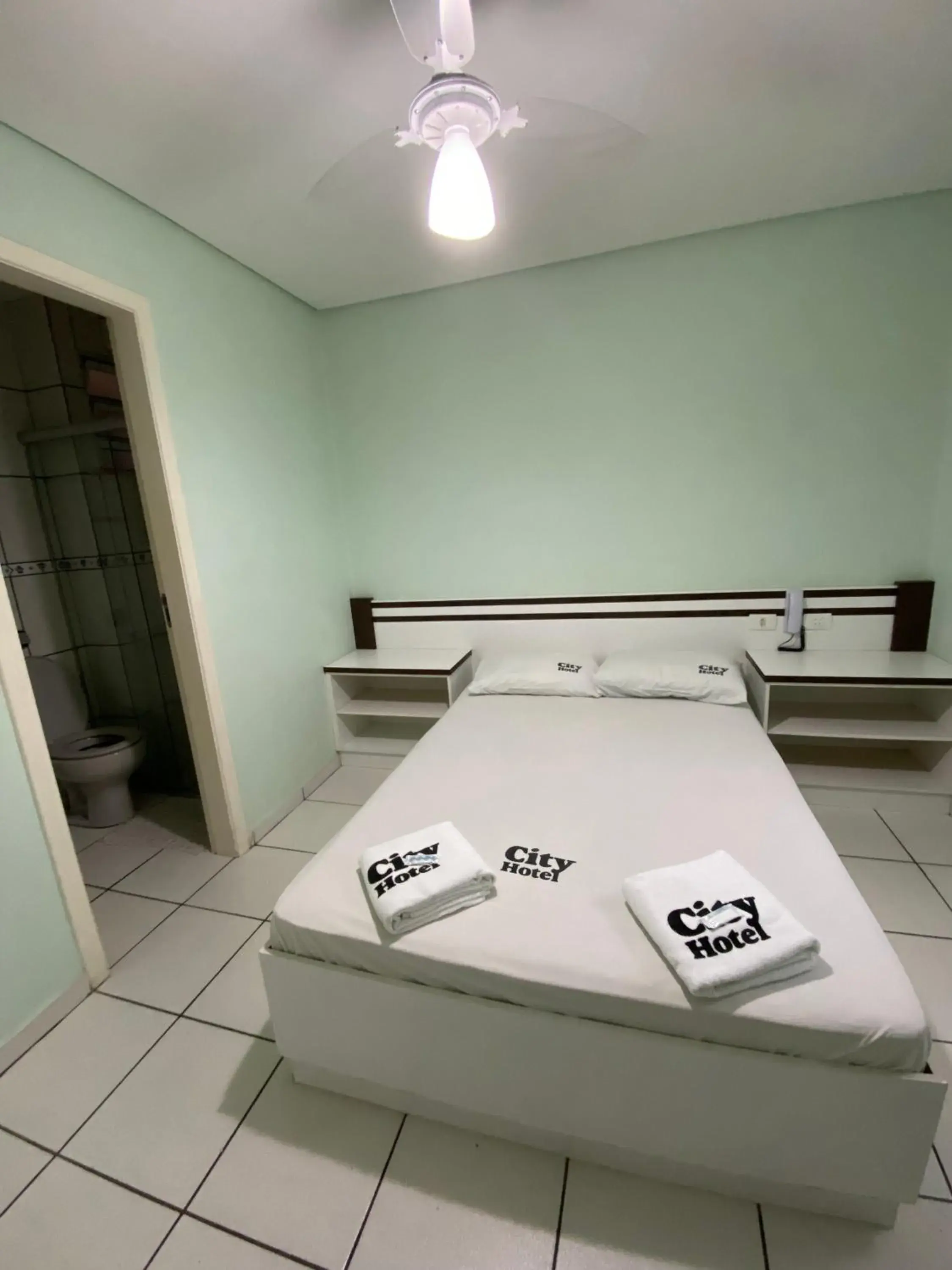 Double Room - single occupancy in City Hotel, Curitiba Double Room - single occupancy in City Hotel, Curitiba