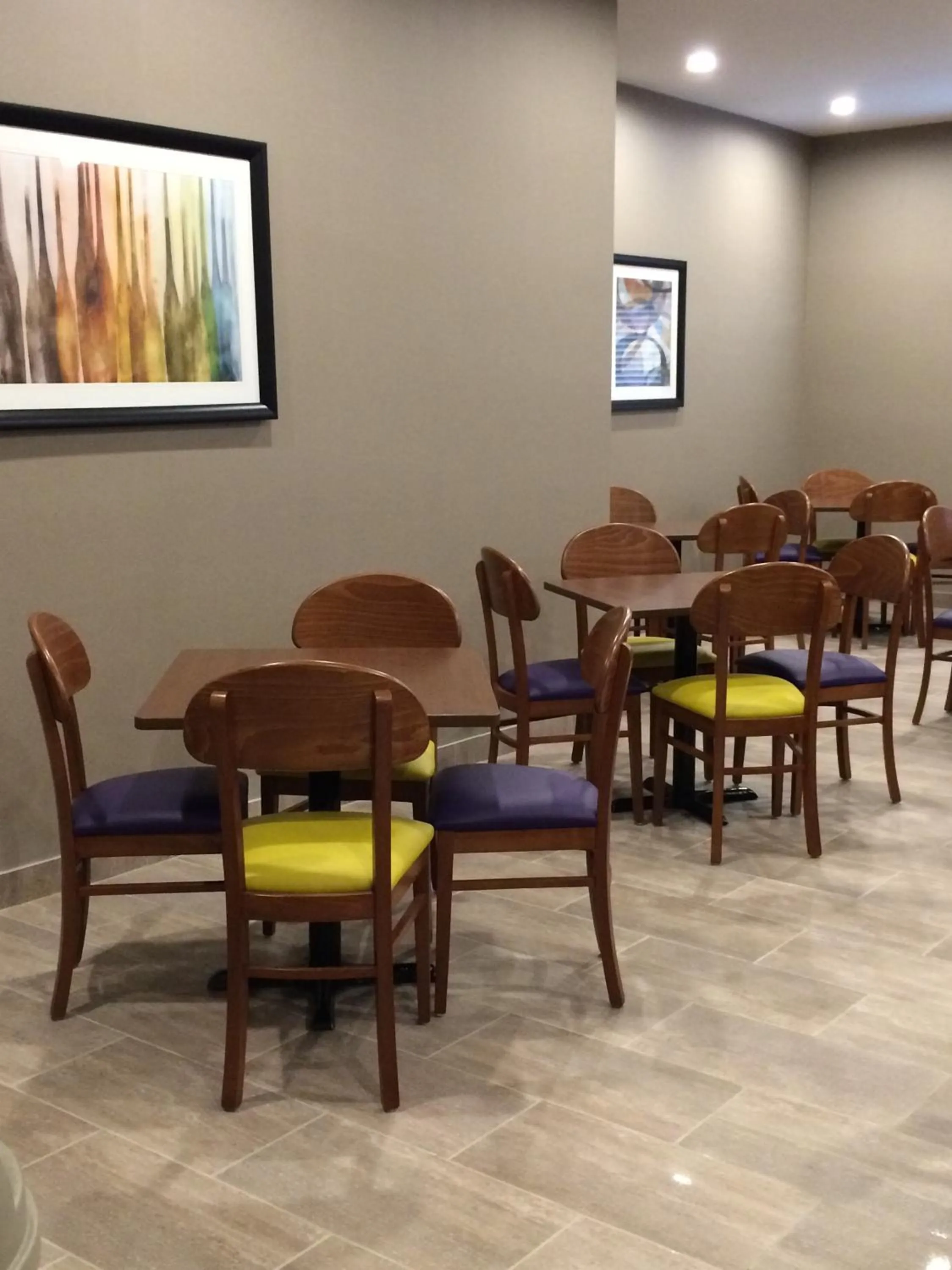 Restaurant/places to eat in Meridian Inn & Suites Lloydminster