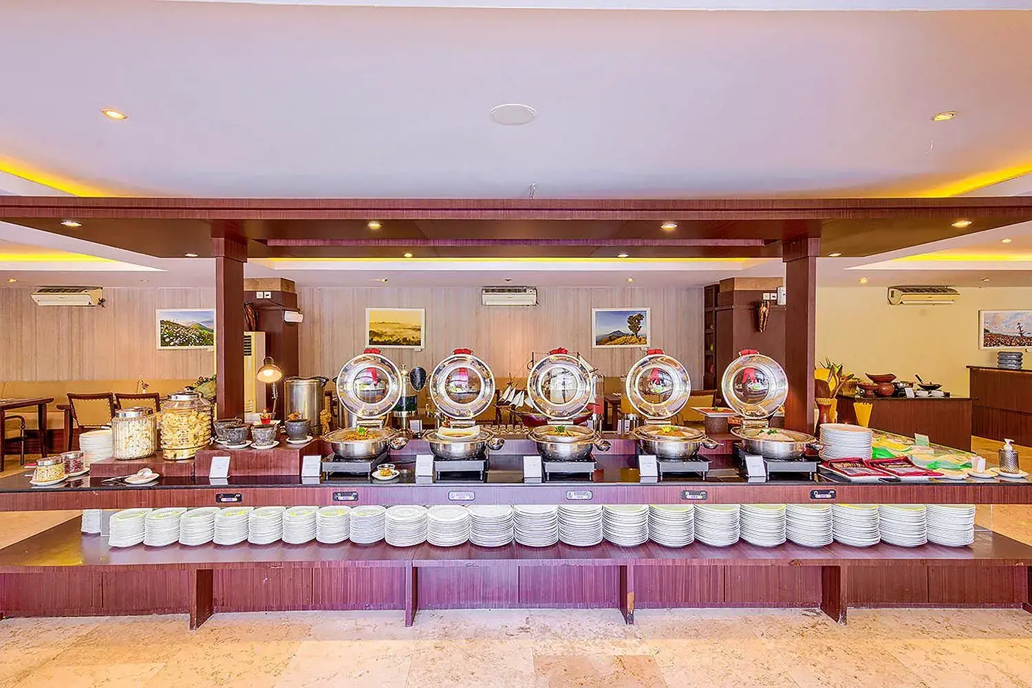 Restaurant/places to eat in 1O1 URBAN Heritage Yogyakarta Lynn Prawirotaman Restaurant/places to eat in 1O1 URBAN Heritage Yogyakarta Lynn Prawirotaman