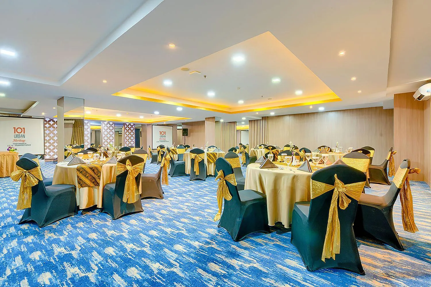 Meeting/conference room in 1O1 URBAN Heritage Yogyakarta Lynn Prawirotaman