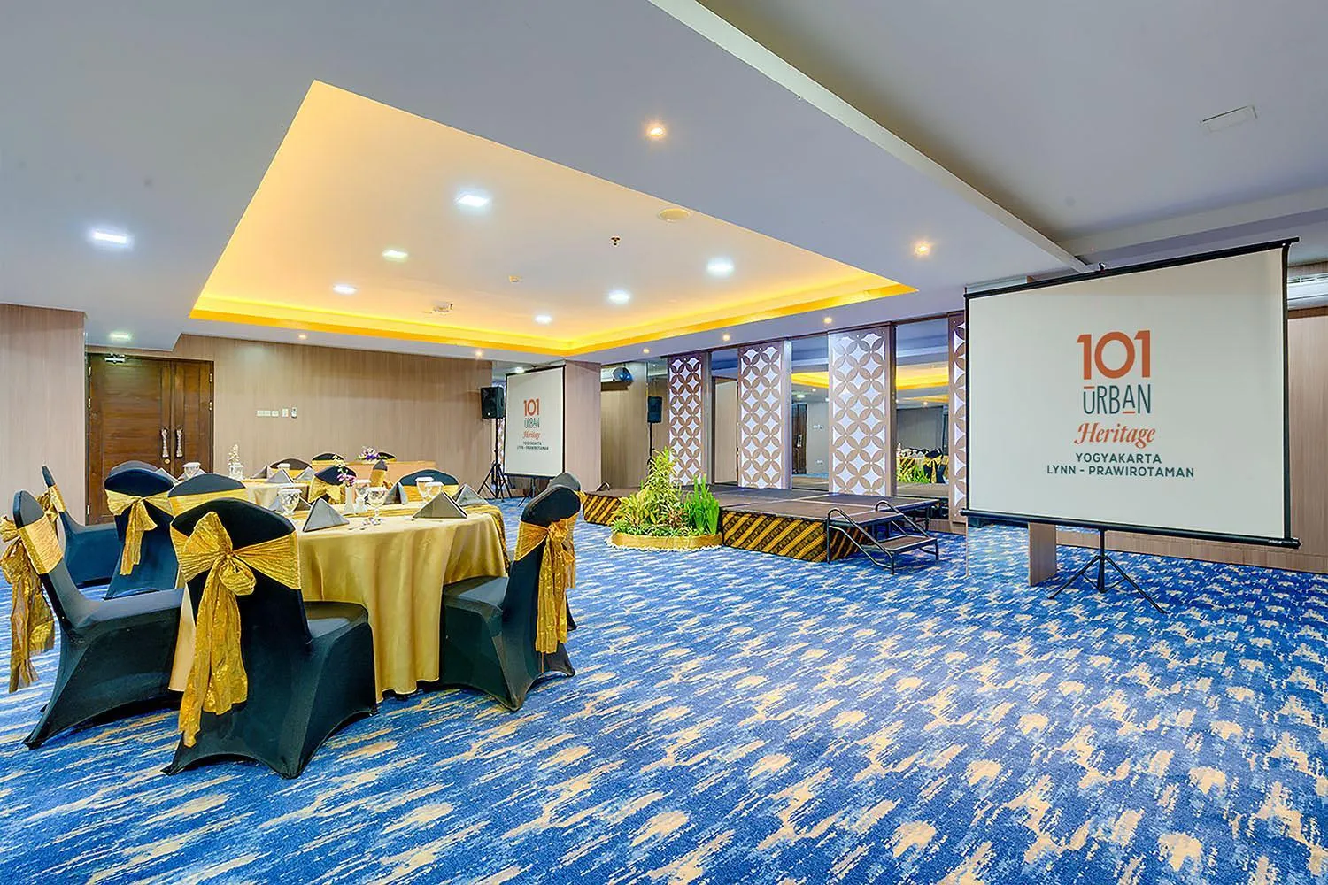 Meeting/conference room in 1O1 URBAN Heritage Yogyakarta Lynn Prawirotaman