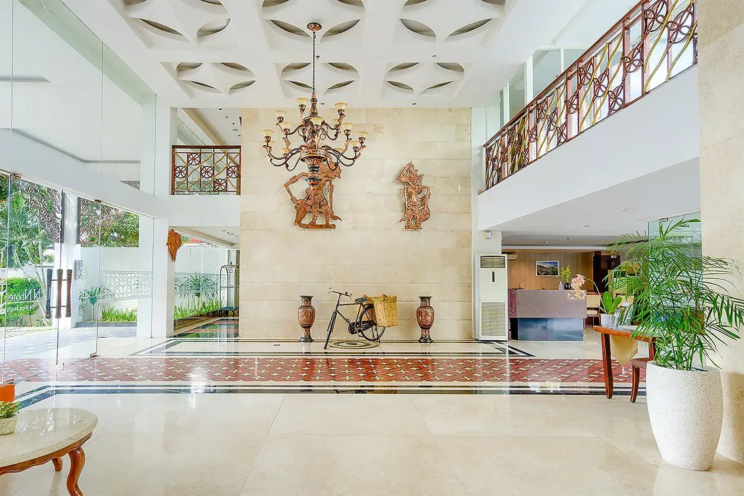 Lobby or reception in 1O1 URBAN Heritage Yogyakarta Lynn Prawirotaman Lobby or reception in 1O1 URBAN Heritage Yogyakarta Lynn Prawirotaman