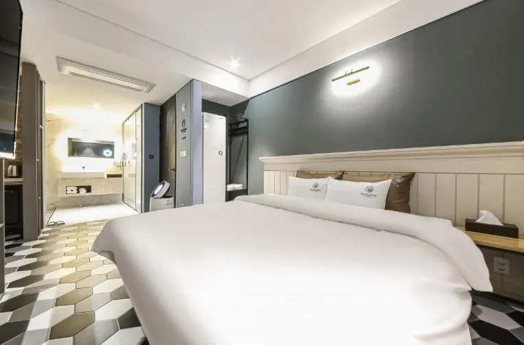 Bed in Awesome Boutique Hotel